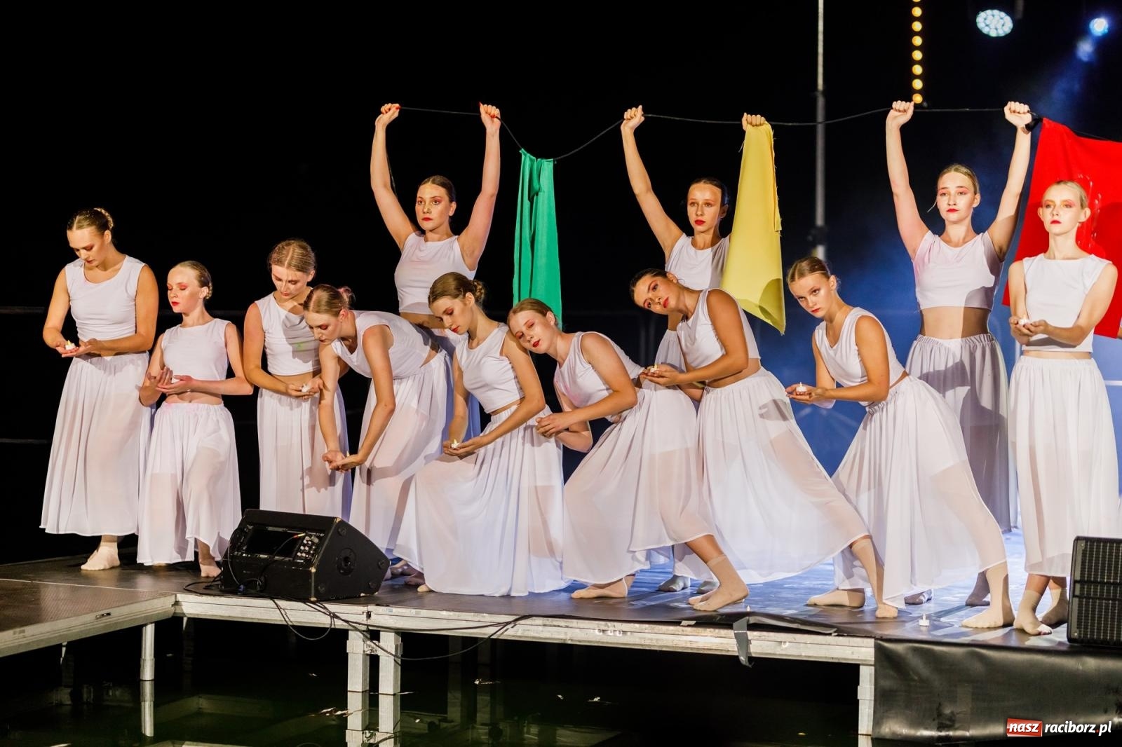 Zdjęcie w galerii na portalu naszraciborz.pl: KOLORY ŻYCIA - widowisko na wodzie w parku m. Roth [FOTO i WIDEO] wiadomości z regionu