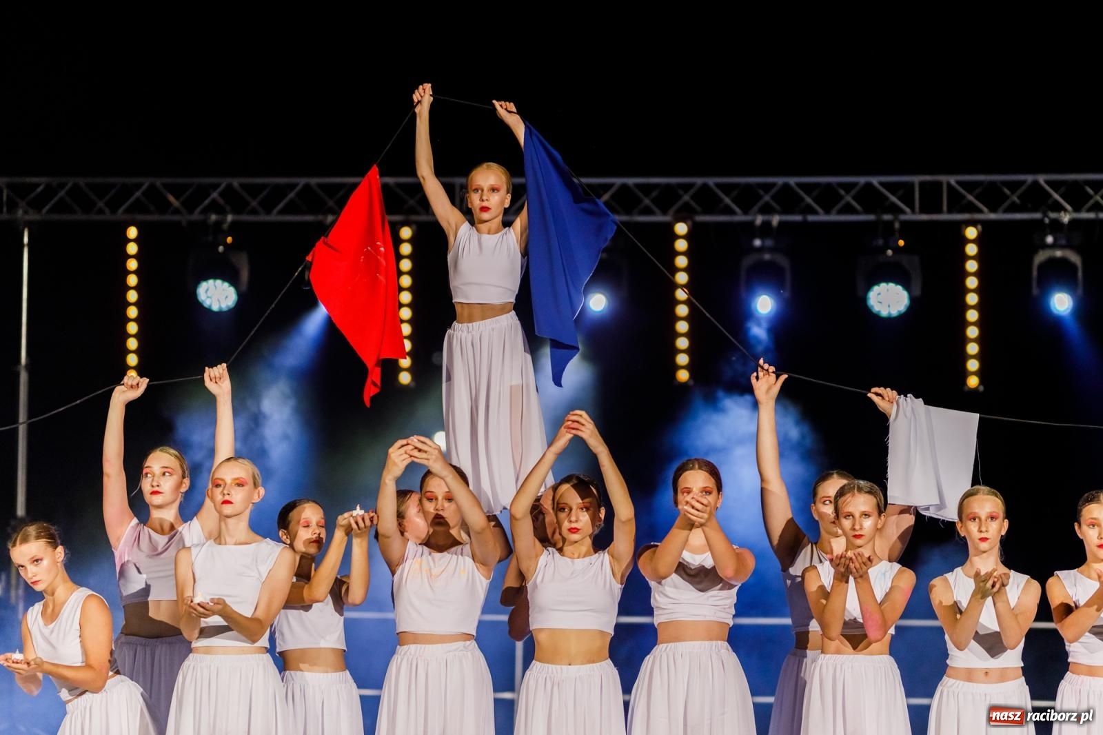Zdjęcie w galerii na portalu naszraciborz.pl: KOLORY ŻYCIA - widowisko na wodzie w parku m. Roth [FOTO i WIDEO] wiadomości z regionu
