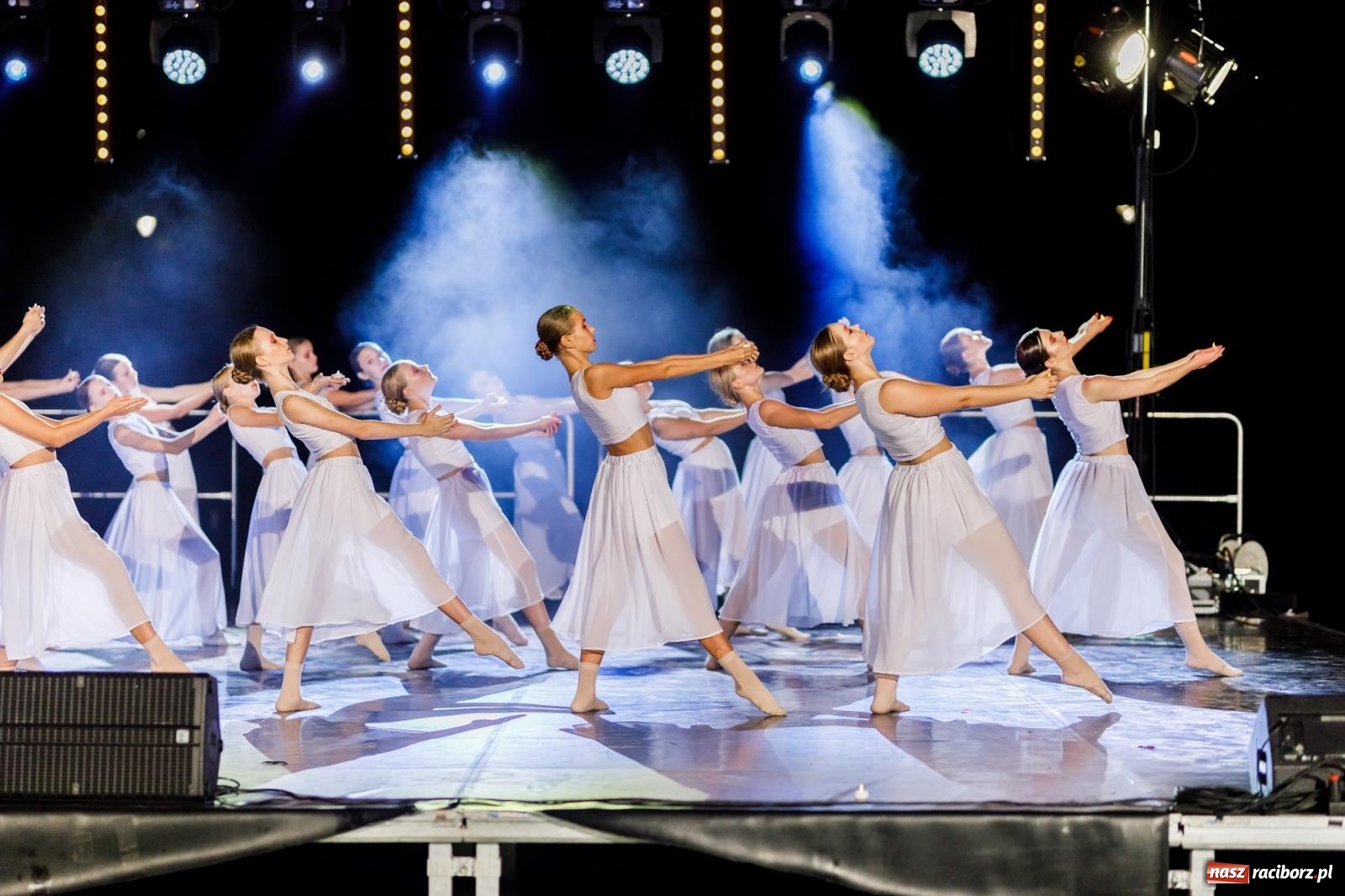 Zdjęcie w galerii na portalu naszraciborz.pl: KOLORY ŻYCIA - widowisko na wodzie w parku m. Roth [FOTO i WIDEO] wiadomości z regionu