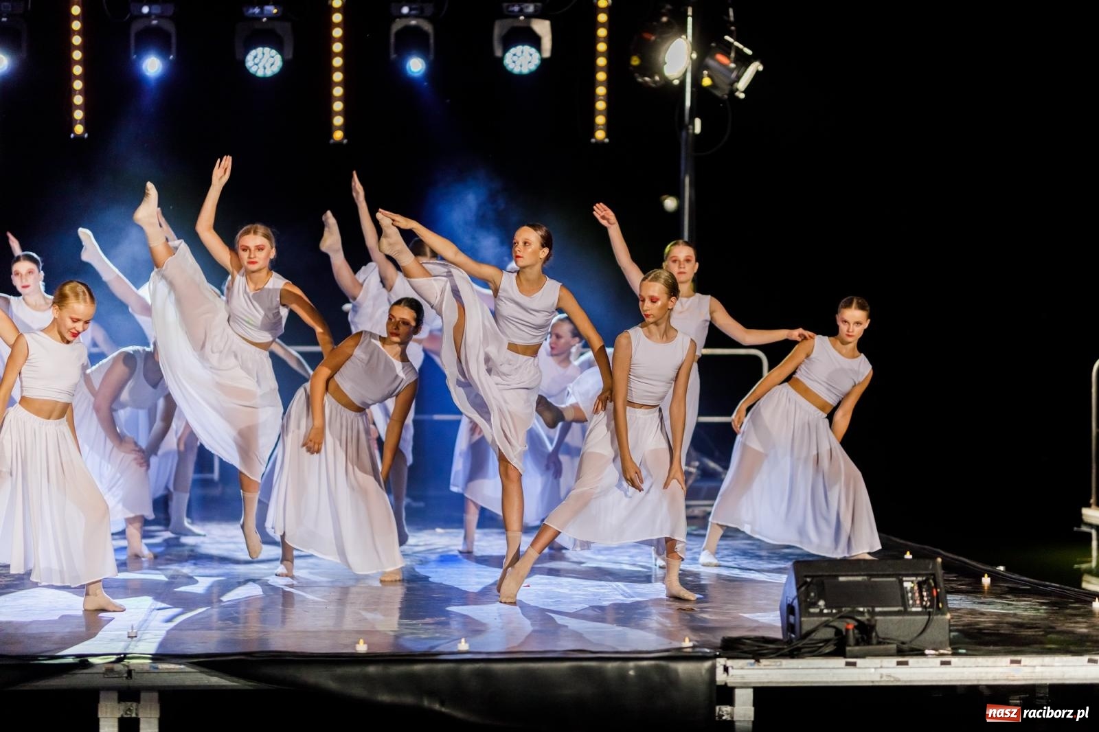 Zdjęcie w galerii na portalu naszraciborz.pl: KOLORY ŻYCIA - widowisko na wodzie w parku m. Roth [FOTO i WIDEO] wiadomości z regionu