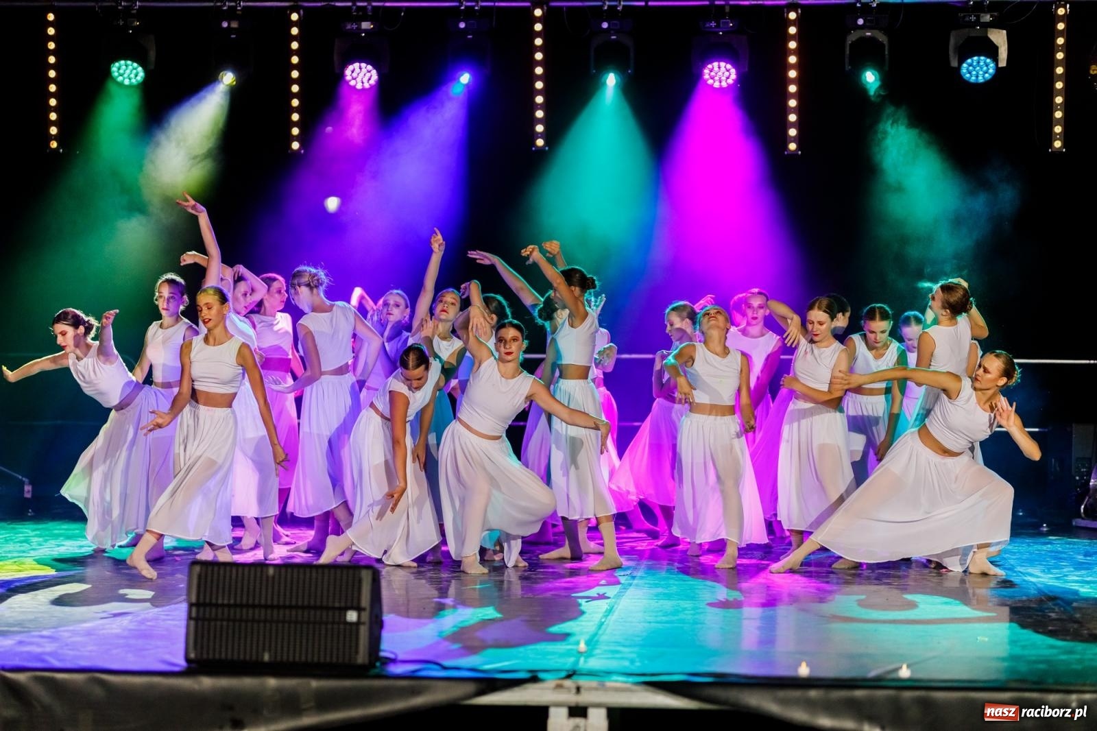 Zdjęcie w galerii na portalu naszraciborz.pl: KOLORY ŻYCIA - widowisko na wodzie w parku m. Roth [FOTO i WIDEO] wiadomości z regionu