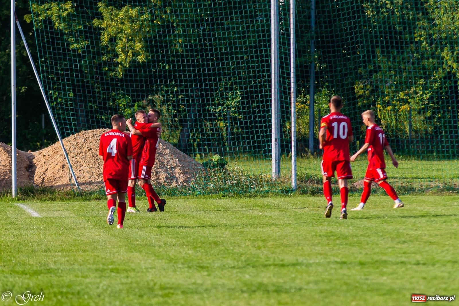 Zdjęcie w galerii na portalu naszraciborz.pl: Klasyczny hat-trick Dawida Lenarta pogrążył Markowice [FOTO] wiadomości z regionu