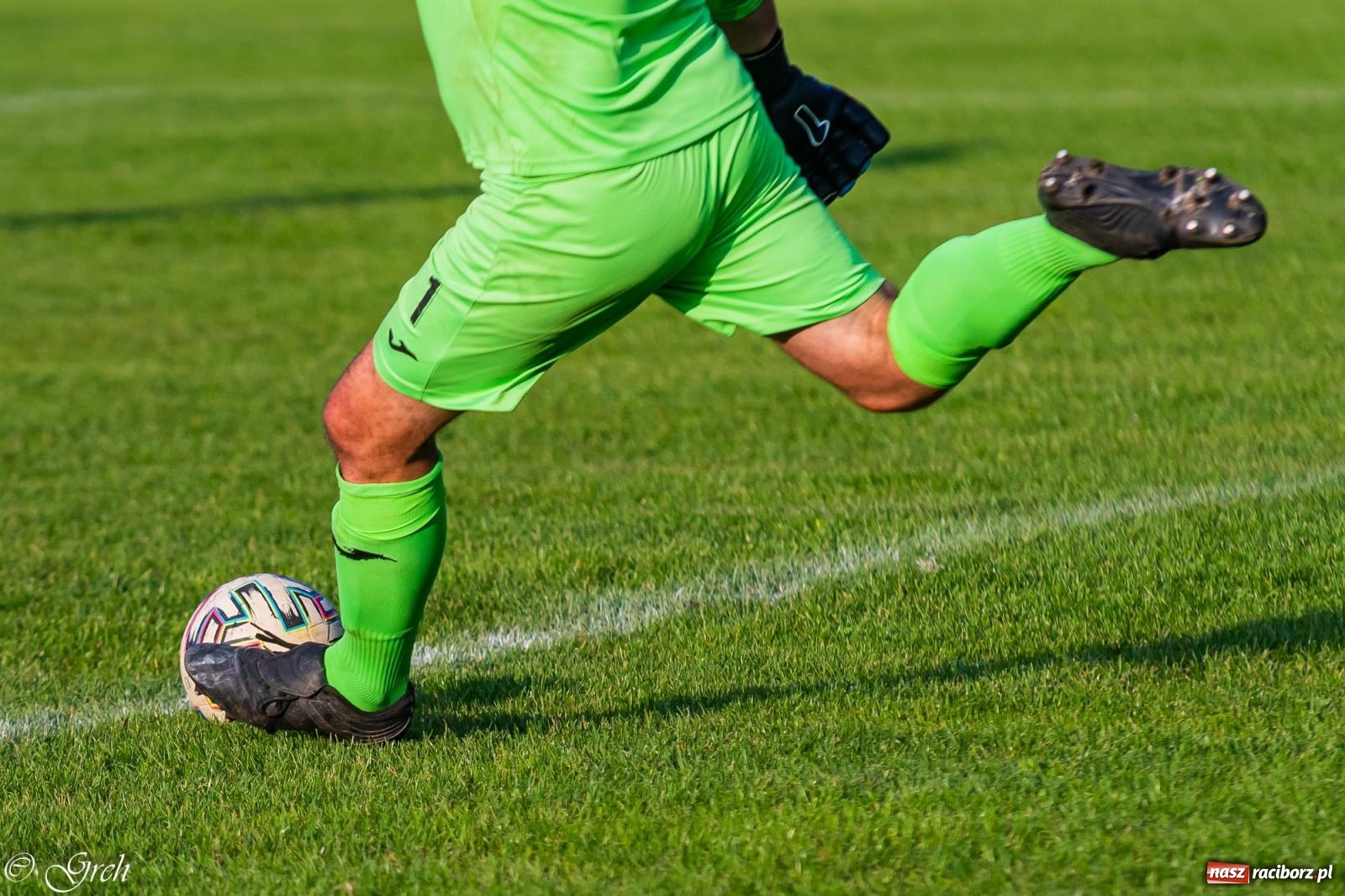 Zdjęcie w galerii na portalu naszraciborz.pl: Klasyczny hat-trick Dawida Lenarta pogrążył Markowice [FOTO] wiadomości z regionu