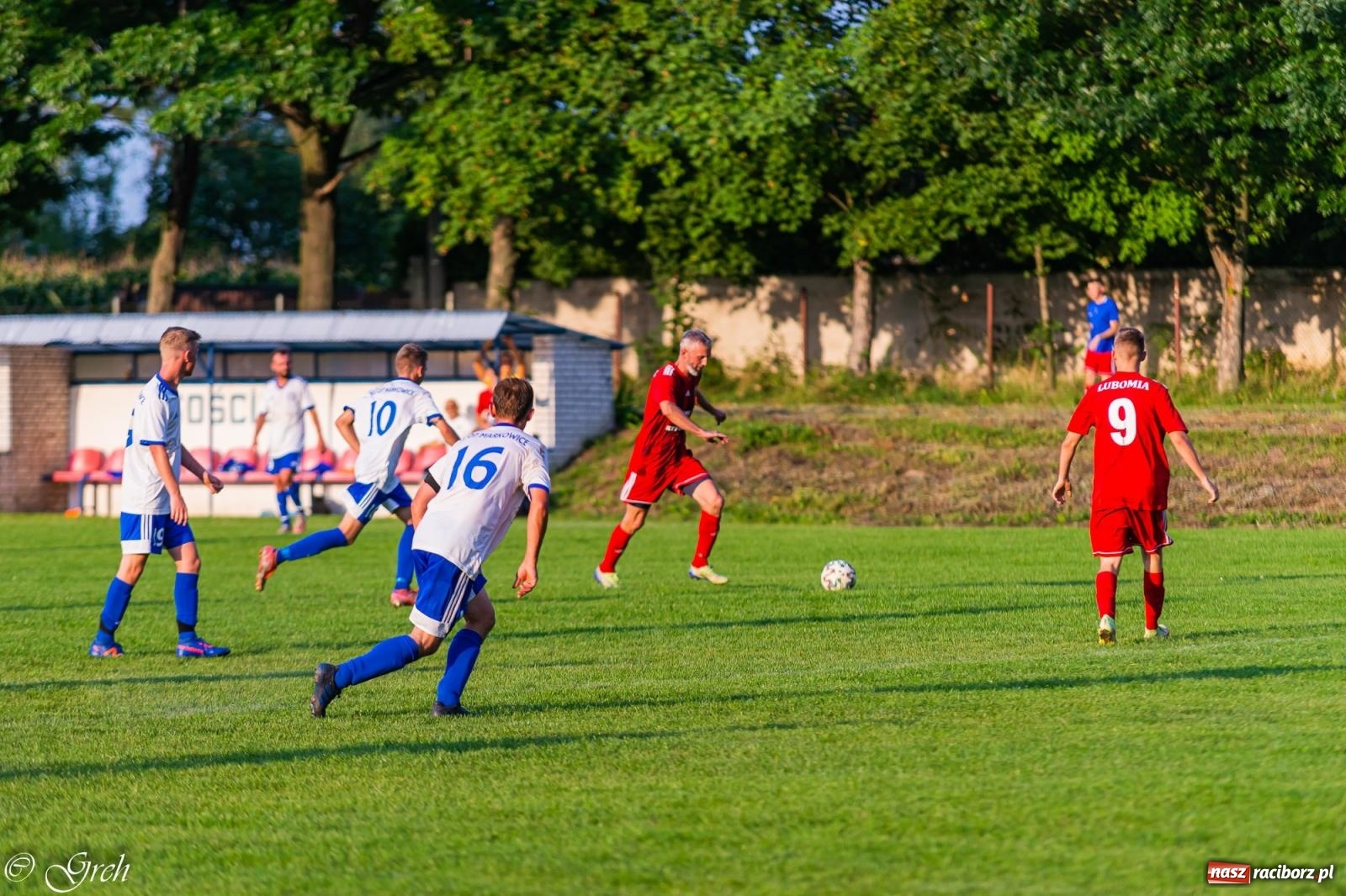 Zdjęcie w galerii na portalu naszraciborz.pl: Klasyczny hat-trick Dawida Lenarta pogrążył Markowice [FOTO] wiadomości z regionu