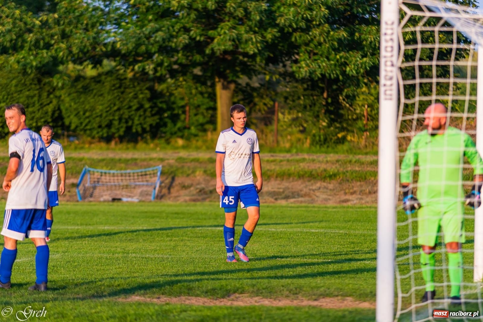 Zdjęcie w galerii na portalu naszraciborz.pl: Klasyczny hat-trick Dawida Lenarta pogrążył Markowice [FOTO] wiadomości z regionu