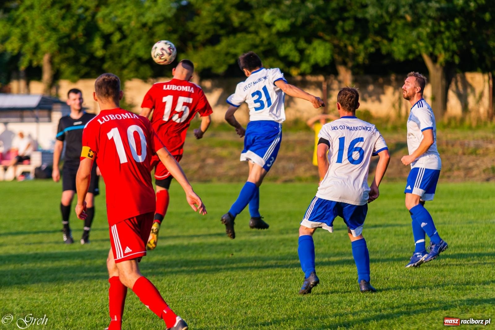 Zdjęcie w galerii na portalu naszraciborz.pl: Klasyczny hat-trick Dawida Lenarta pogrążył Markowice [FOTO] wiadomości z regionu