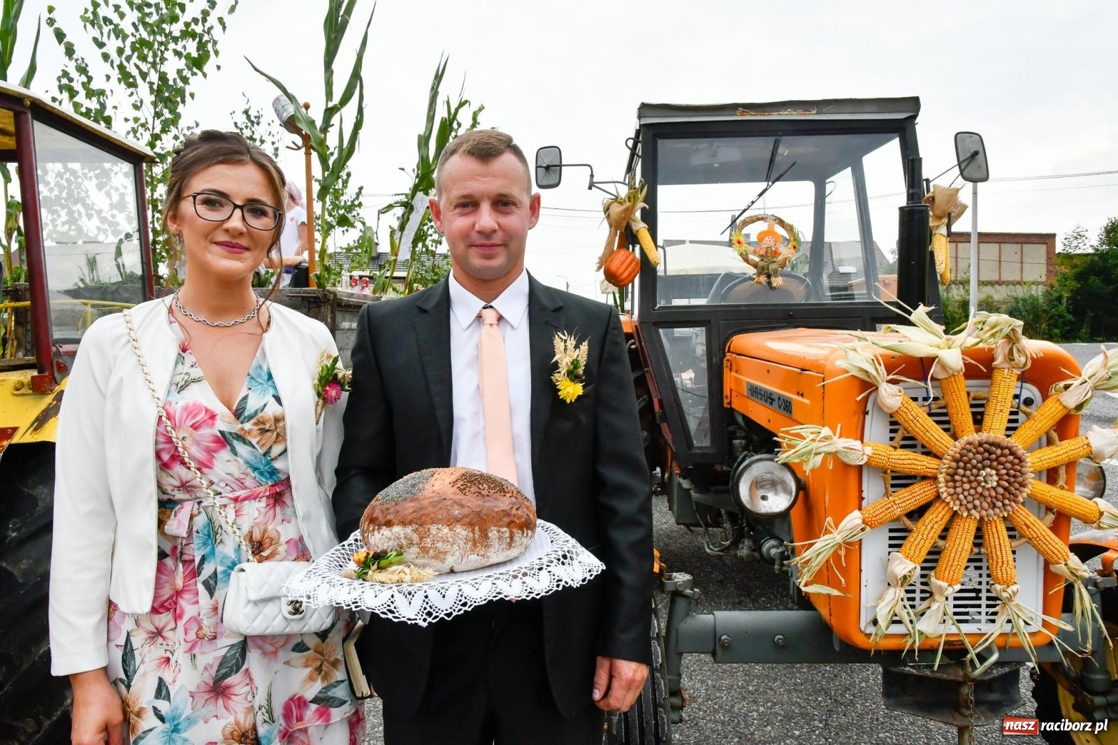 Zdjęcie w galerii na portalu naszraciborz.pl: Barwny korowód przejechał z Krowiarek do Amandowa [FOTO i WIDEO] wiadomości z regionu