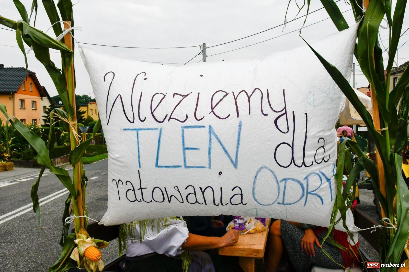 Zdjęcie w galerii na portalu naszraciborz.pl: Barwny korowód przejechał z Krowiarek do Amandowa [FOTO i WIDEO] wiadomości z regionu