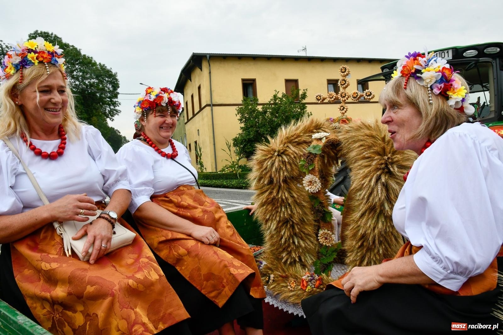 Zdjęcie w galerii na portalu naszraciborz.pl: Barwny korowód przejechał z Krowiarek do Amandowa [FOTO i WIDEO] wiadomości z regionu