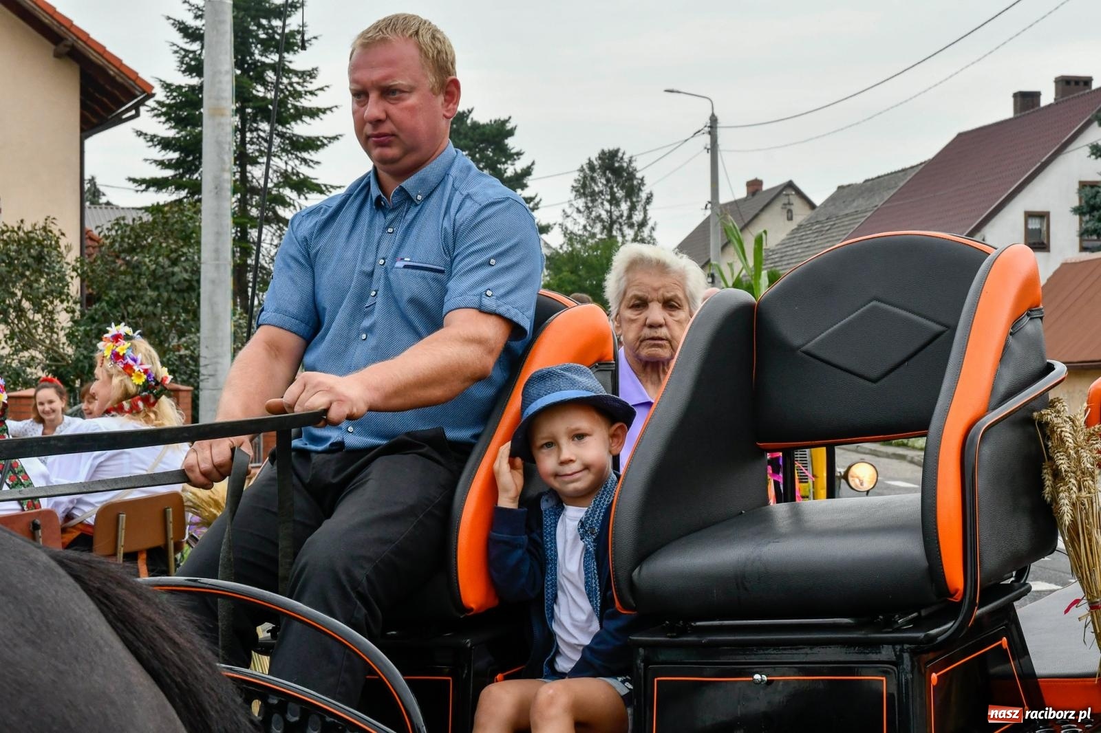Zdjęcie w galerii na portalu naszraciborz.pl: Barwny korowód przejechał z Krowiarek do Amandowa [FOTO i WIDEO] wiadomości z regionu