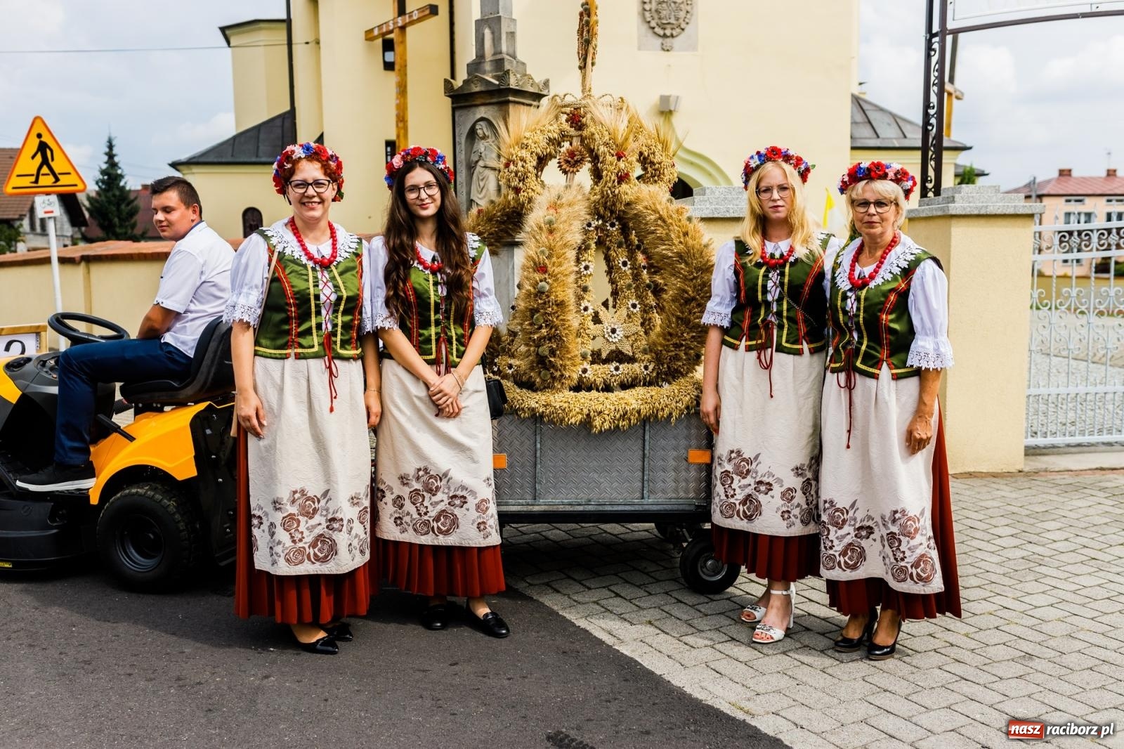 Zdjęcie w galerii na portalu naszraciborz.pl: Dożynki 2022. Krzyżanowice dziękują za plony [FOTO i WIDEO] wiadomości z regionu