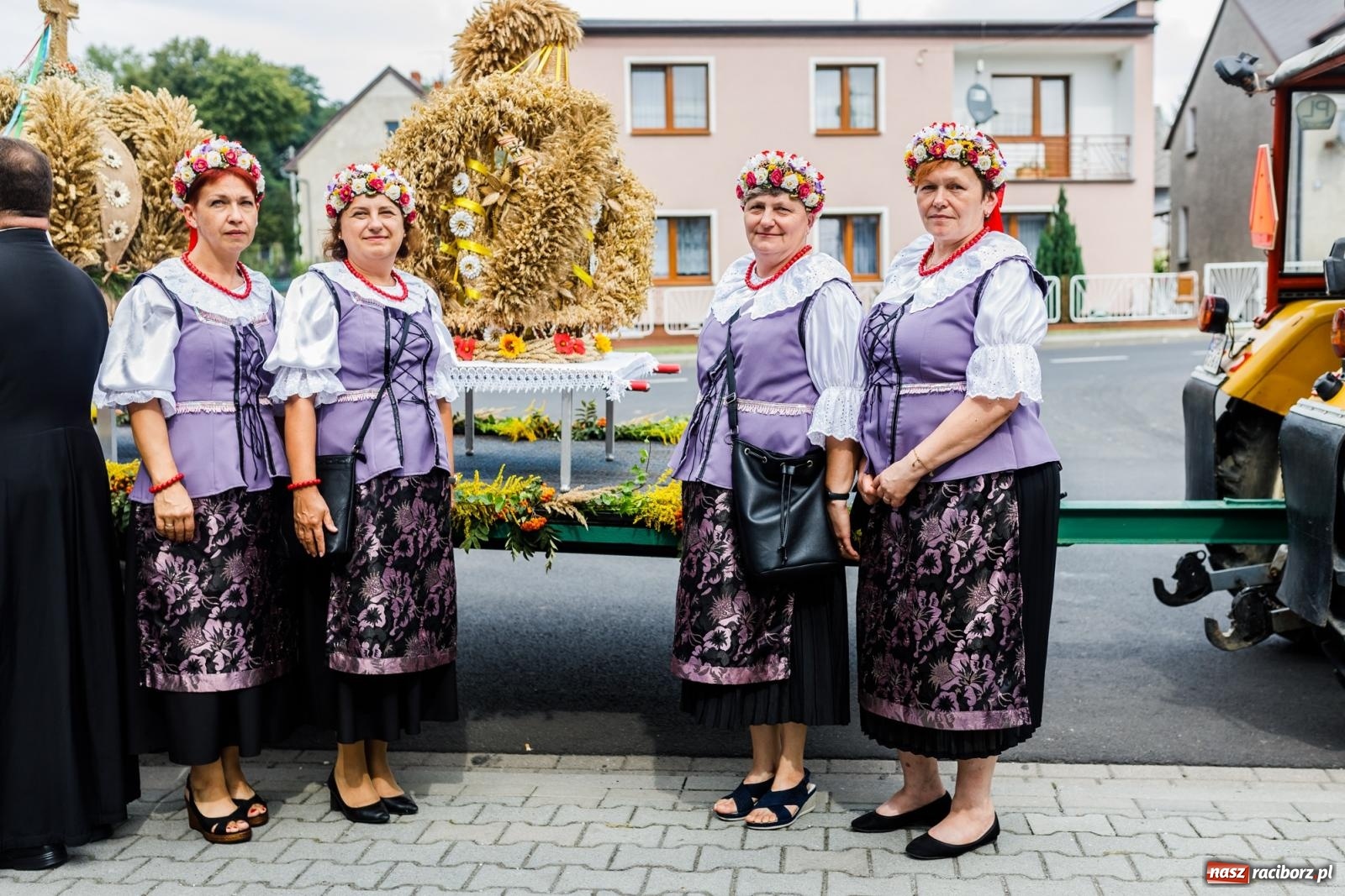 Zdjęcie w galerii na portalu naszraciborz.pl: Dożynki 2022. Czy słońce, czy deszcz, w Owsiszczach fajnie jest [FOTO i WIDEO] wiadomości z regionu