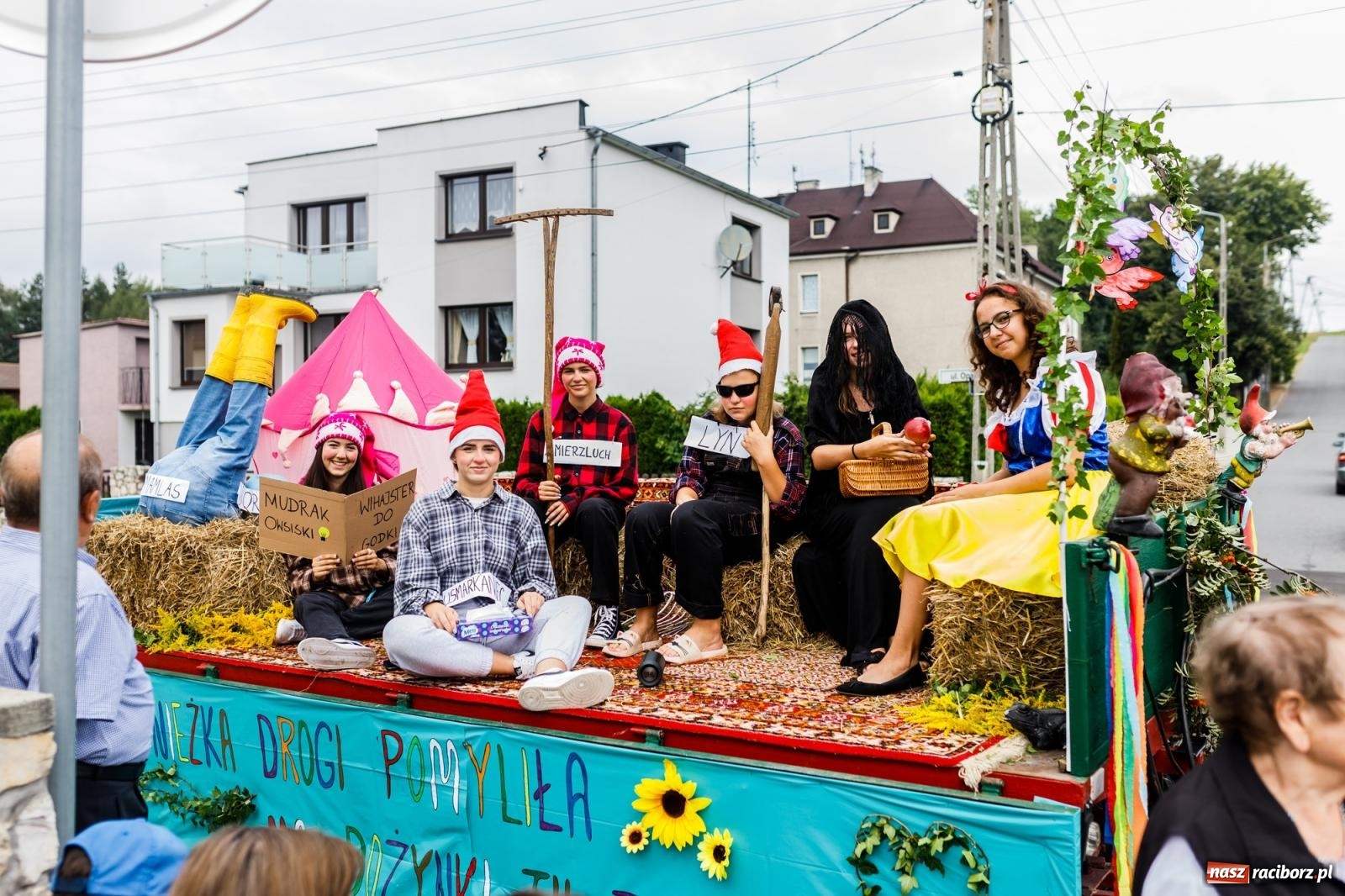 Zdjęcie w galerii na portalu naszraciborz.pl: Dożynki 2022. Czy słońce, czy deszcz, w Owsiszczach fajnie jest [FOTO i WIDEO] wiadomości z regionu