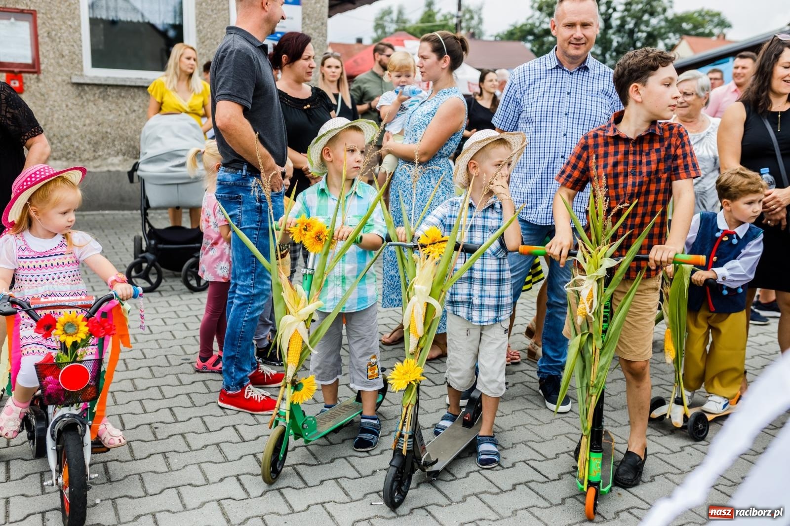 Zdjęcie w galerii na portalu naszraciborz.pl: Dożynki 2022. Czy słońce, czy deszcz, w Owsiszczach fajnie jest [FOTO i WIDEO] wiadomości z regionu