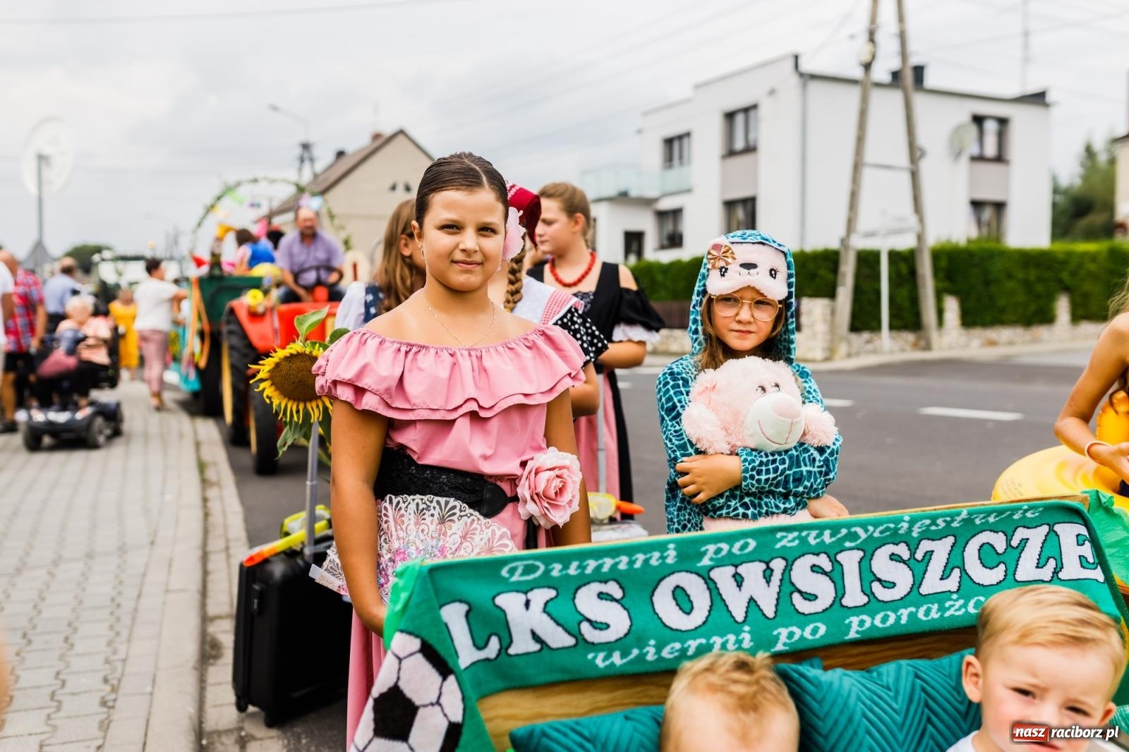 Zdjęcie w galerii na portalu naszraciborz.pl: Dożynki 2022. Czy słońce, czy deszcz, w Owsiszczach fajnie jest [FOTO i WIDEO] wiadomości z regionu