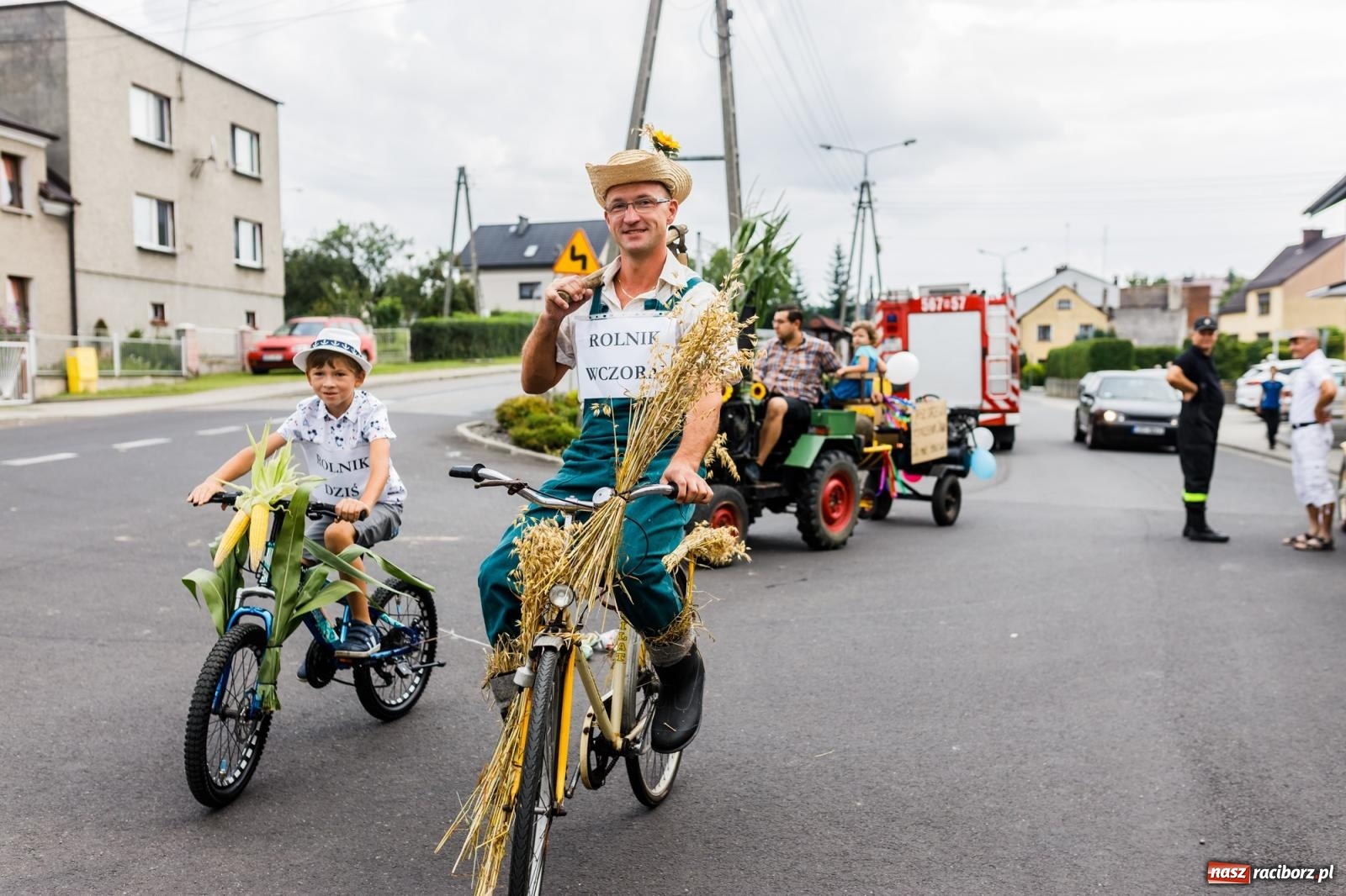 Zdjęcie w galerii na portalu naszraciborz.pl: Dożynki 2022. Czy słońce, czy deszcz, w Owsiszczach fajnie jest [FOTO i WIDEO] wiadomości z regionu
