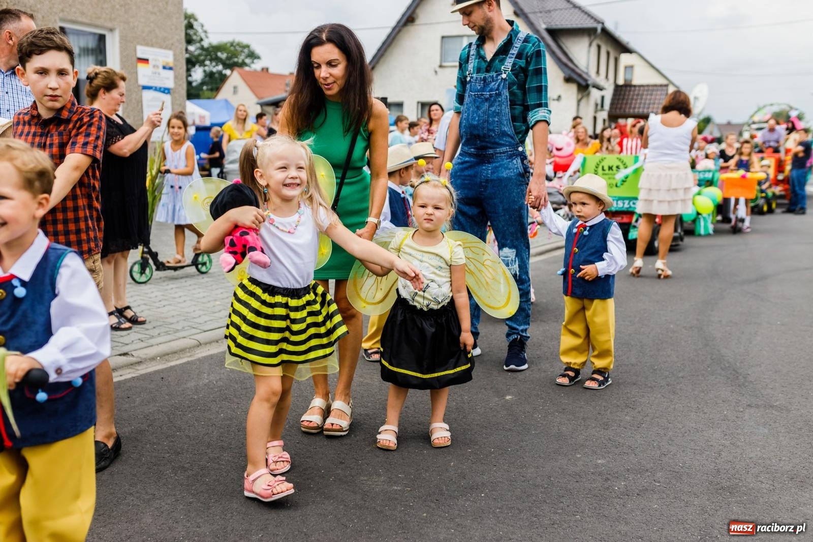 Zdjęcie w galerii na portalu naszraciborz.pl: Dożynki 2022. Czy słońce, czy deszcz, w Owsiszczach fajnie jest [FOTO i WIDEO] wiadomości z regionu