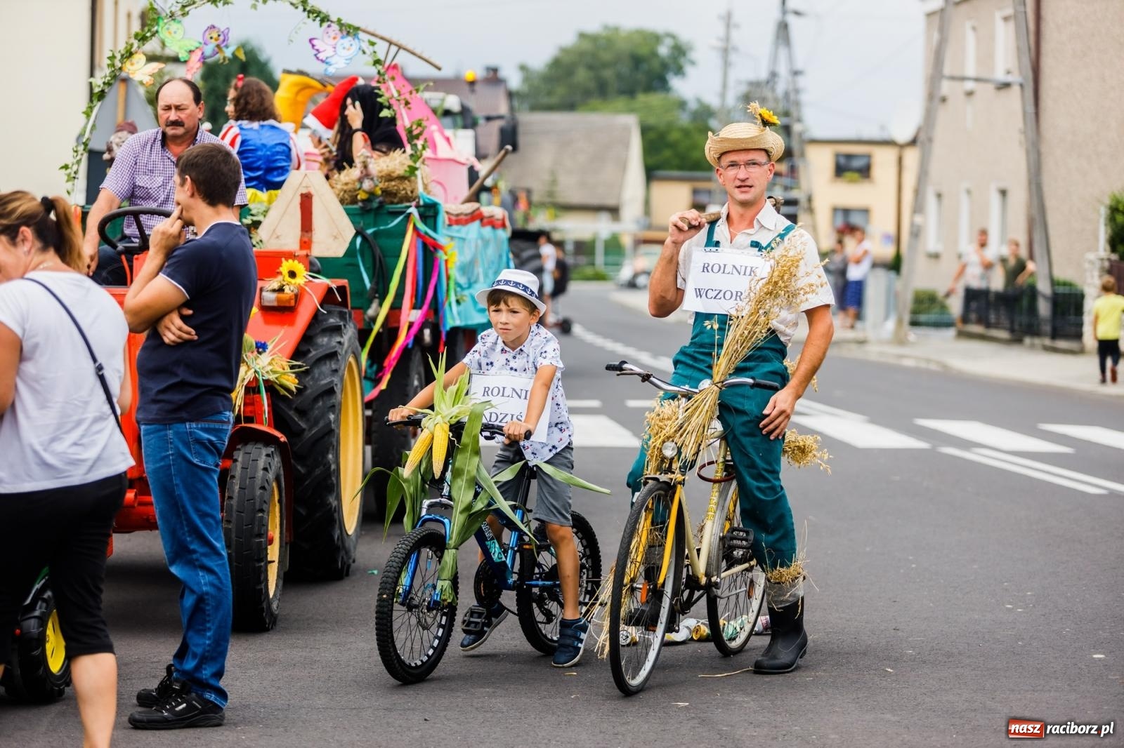 Zdjęcie w galerii na portalu naszraciborz.pl: Dożynki 2022. Czy słońce, czy deszcz, w Owsiszczach fajnie jest [FOTO i WIDEO] wiadomości z regionu
