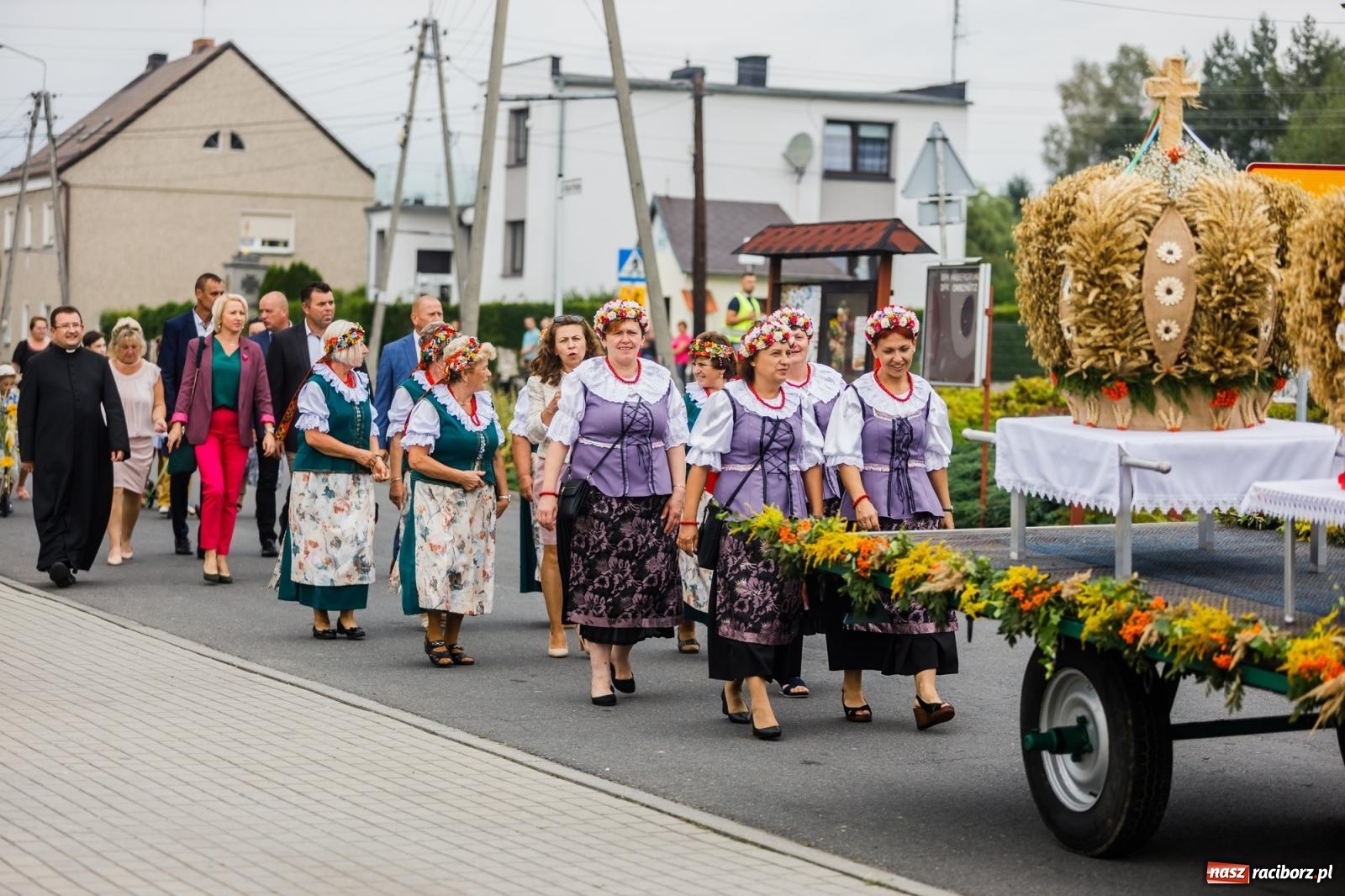 Zdjęcie w galerii na portalu naszraciborz.pl: Dożynki 2022. Czy słońce, czy deszcz, w Owsiszczach fajnie jest [FOTO i WIDEO] wiadomości z regionu