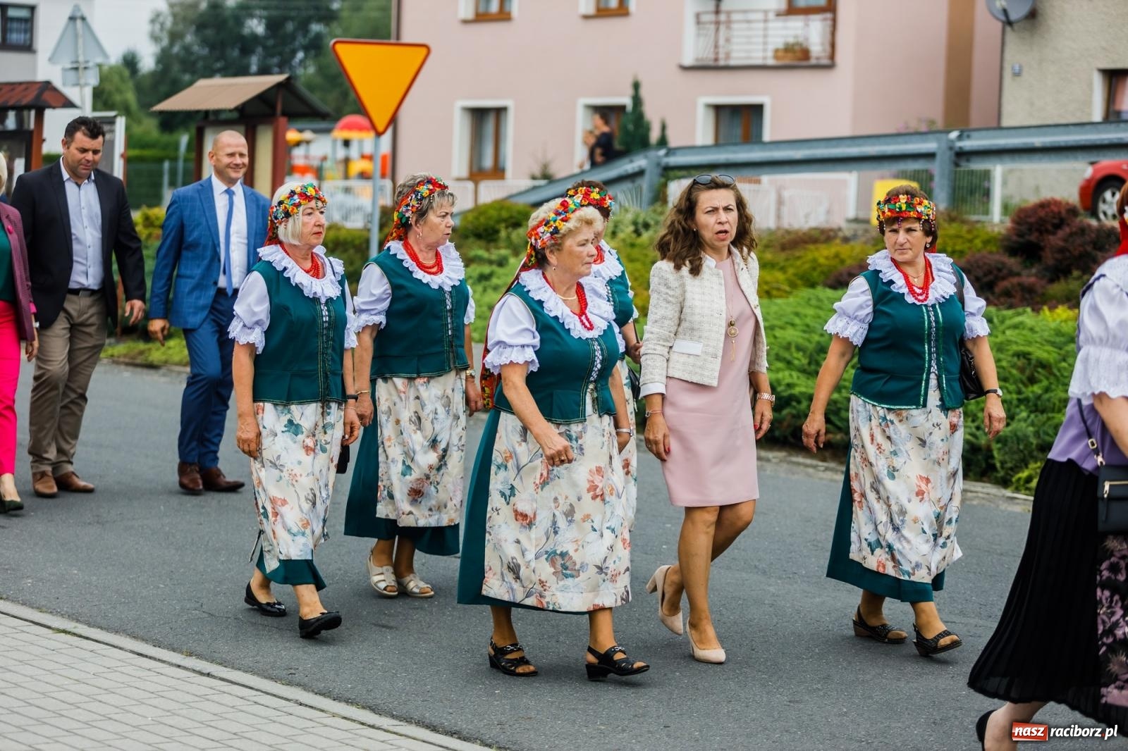 Zdjęcie w galerii na portalu naszraciborz.pl: Dożynki 2022. Czy słońce, czy deszcz, w Owsiszczach fajnie jest [FOTO i WIDEO] wiadomości z regionu