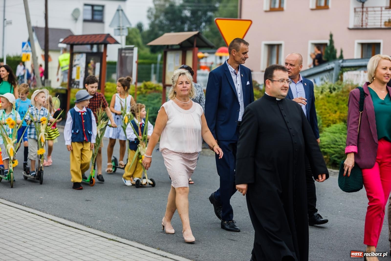 Zdjęcie w galerii na portalu naszraciborz.pl: Dożynki 2022. Czy słońce, czy deszcz, w Owsiszczach fajnie jest [FOTO i WIDEO] wiadomości z regionu
