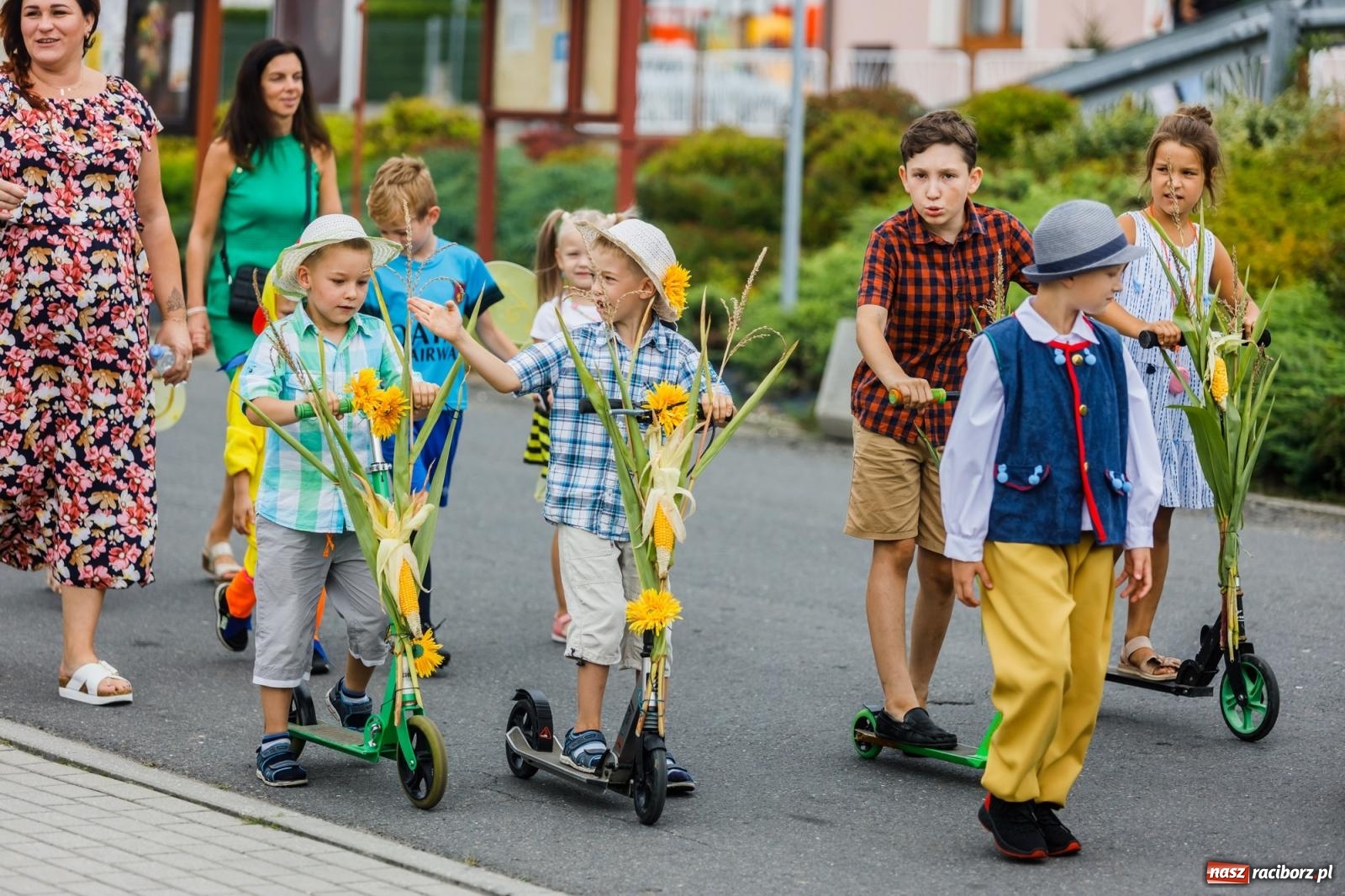 Zdjęcie w galerii na portalu naszraciborz.pl: Dożynki 2022. Czy słońce, czy deszcz, w Owsiszczach fajnie jest [FOTO i WIDEO] wiadomości z regionu
