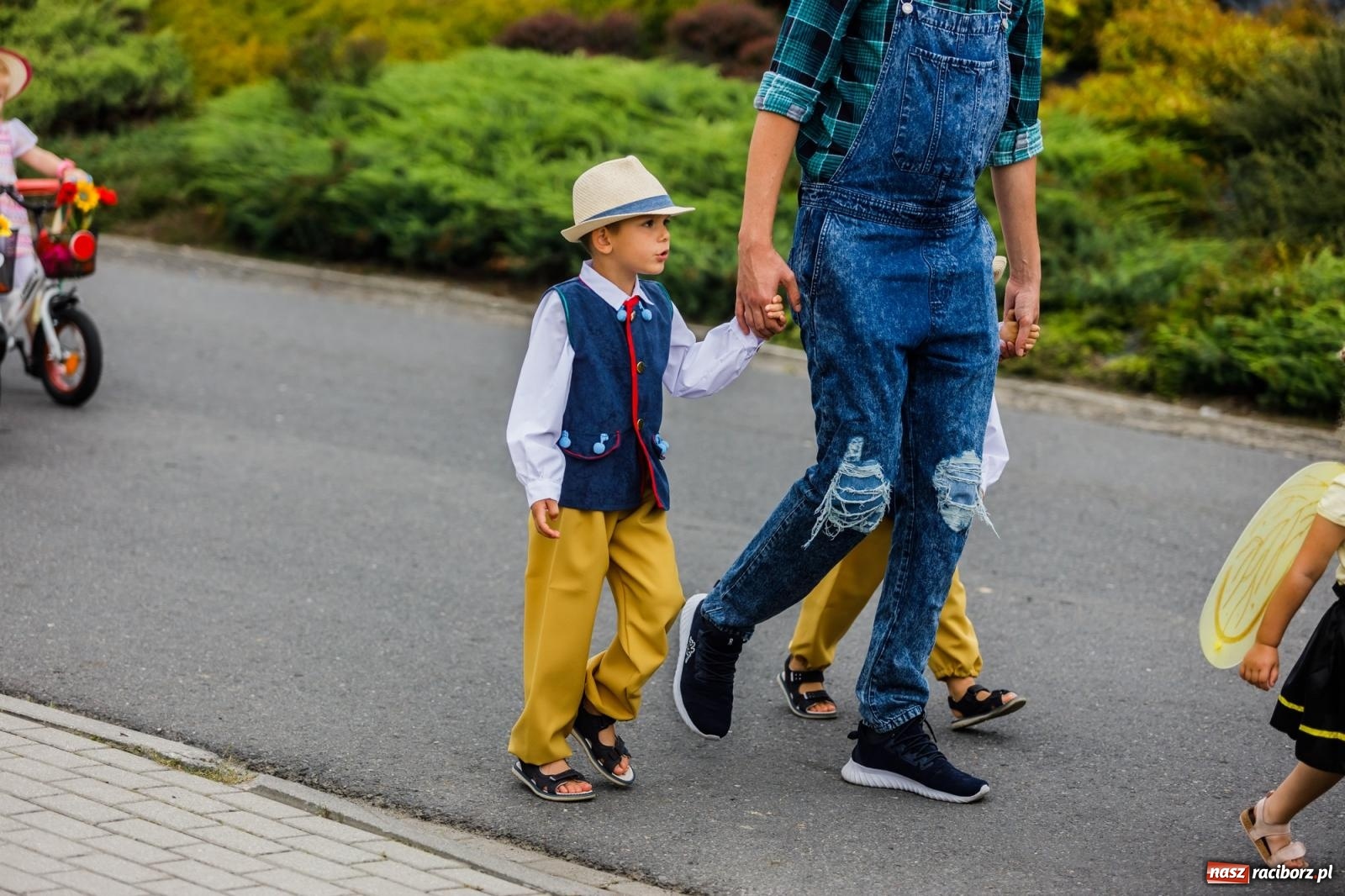 Zdjęcie w galerii na portalu naszraciborz.pl: Dożynki 2022. Czy słońce, czy deszcz, w Owsiszczach fajnie jest [FOTO i WIDEO] wiadomości z regionu