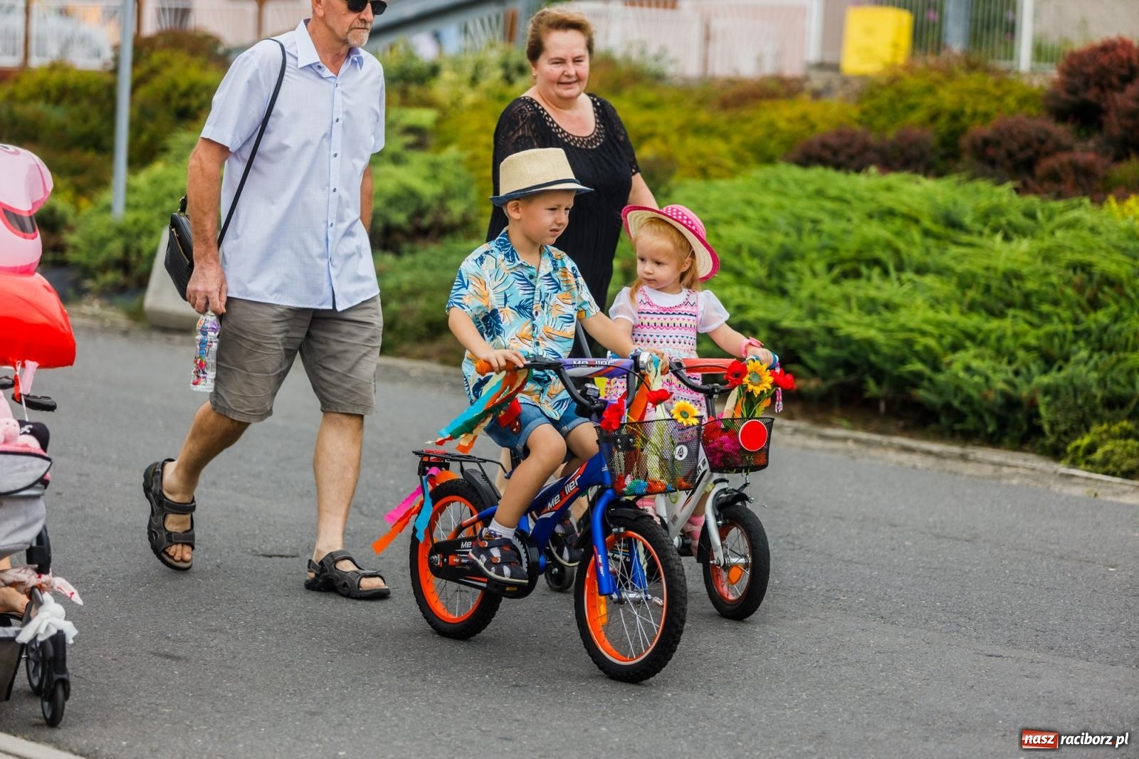 Zdjęcie w galerii na portalu naszraciborz.pl: Dożynki 2022. Czy słońce, czy deszcz, w Owsiszczach fajnie jest [FOTO i WIDEO] wiadomości z regionu