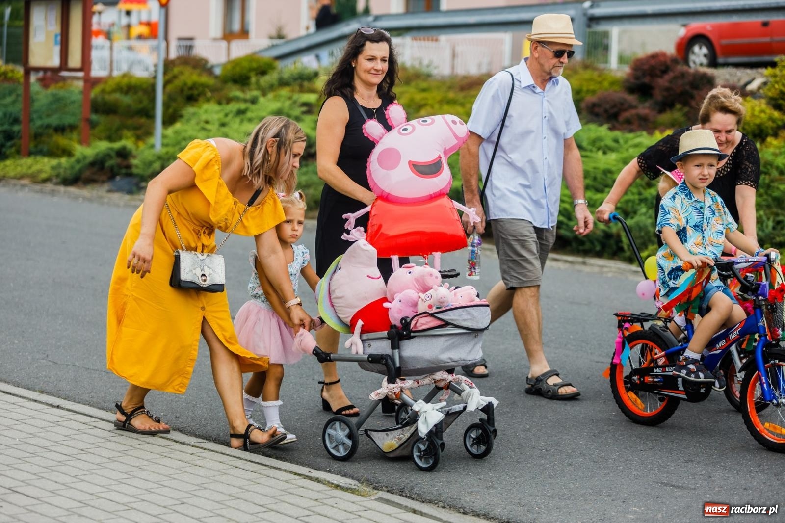 Zdjęcie w galerii na portalu naszraciborz.pl: Dożynki 2022. Czy słońce, czy deszcz, w Owsiszczach fajnie jest [FOTO i WIDEO] wiadomości z regionu