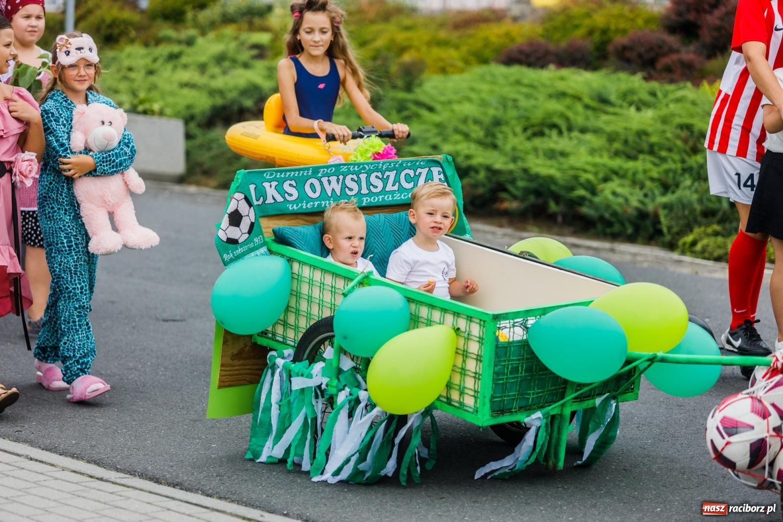 Zdjęcie w galerii na portalu naszraciborz.pl: Dożynki 2022. Czy słońce, czy deszcz, w Owsiszczach fajnie jest [FOTO i WIDEO] wiadomości z regionu
