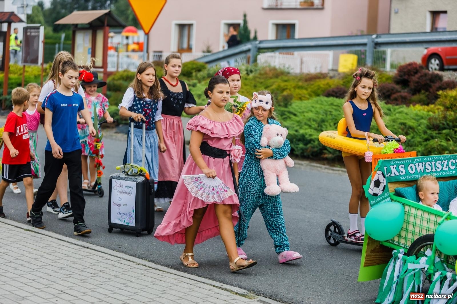 Zdjęcie w galerii na portalu naszraciborz.pl: Dożynki 2022. Czy słońce, czy deszcz, w Owsiszczach fajnie jest [FOTO i WIDEO] wiadomości z regionu