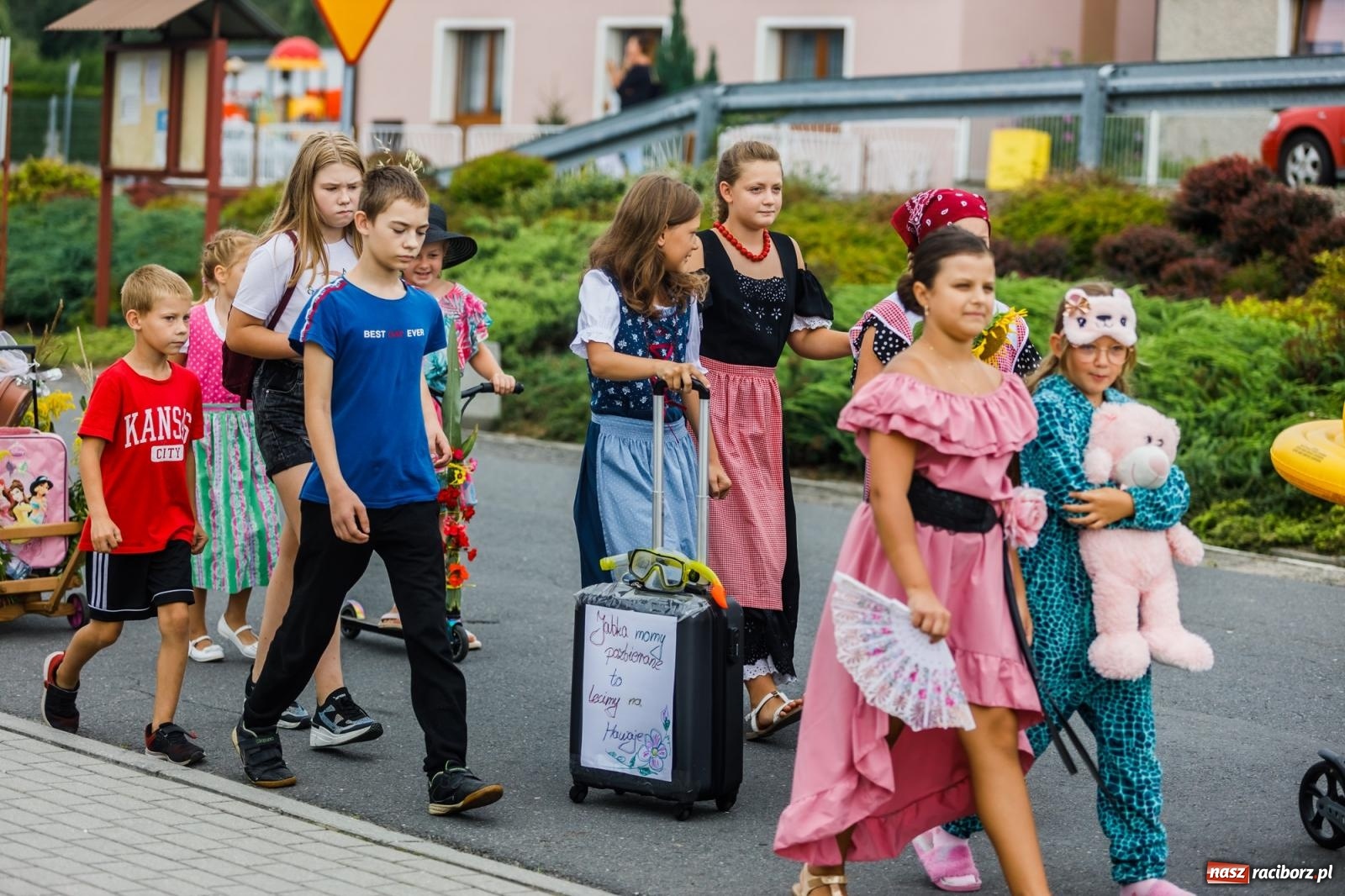 Zdjęcie w galerii na portalu naszraciborz.pl: Dożynki 2022. Czy słońce, czy deszcz, w Owsiszczach fajnie jest [FOTO i WIDEO] wiadomości z regionu