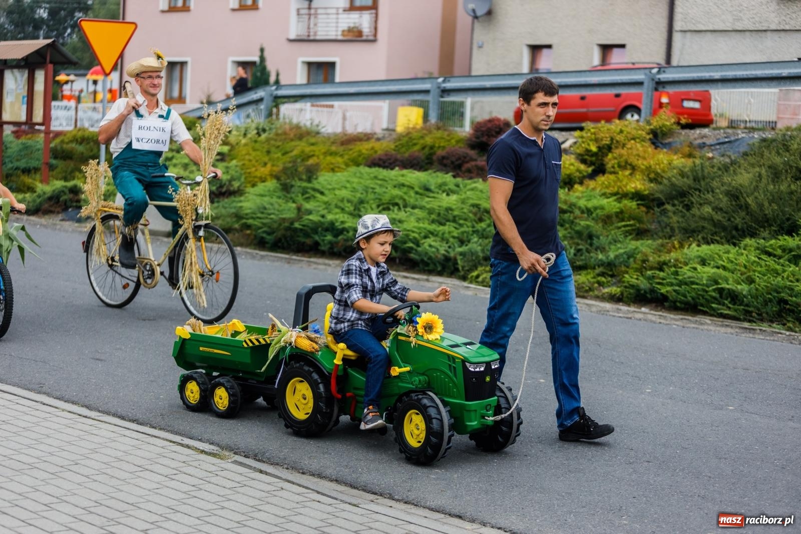 Zdjęcie w galerii na portalu naszraciborz.pl: Dożynki 2022. Czy słońce, czy deszcz, w Owsiszczach fajnie jest [FOTO i WIDEO] wiadomości z regionu
