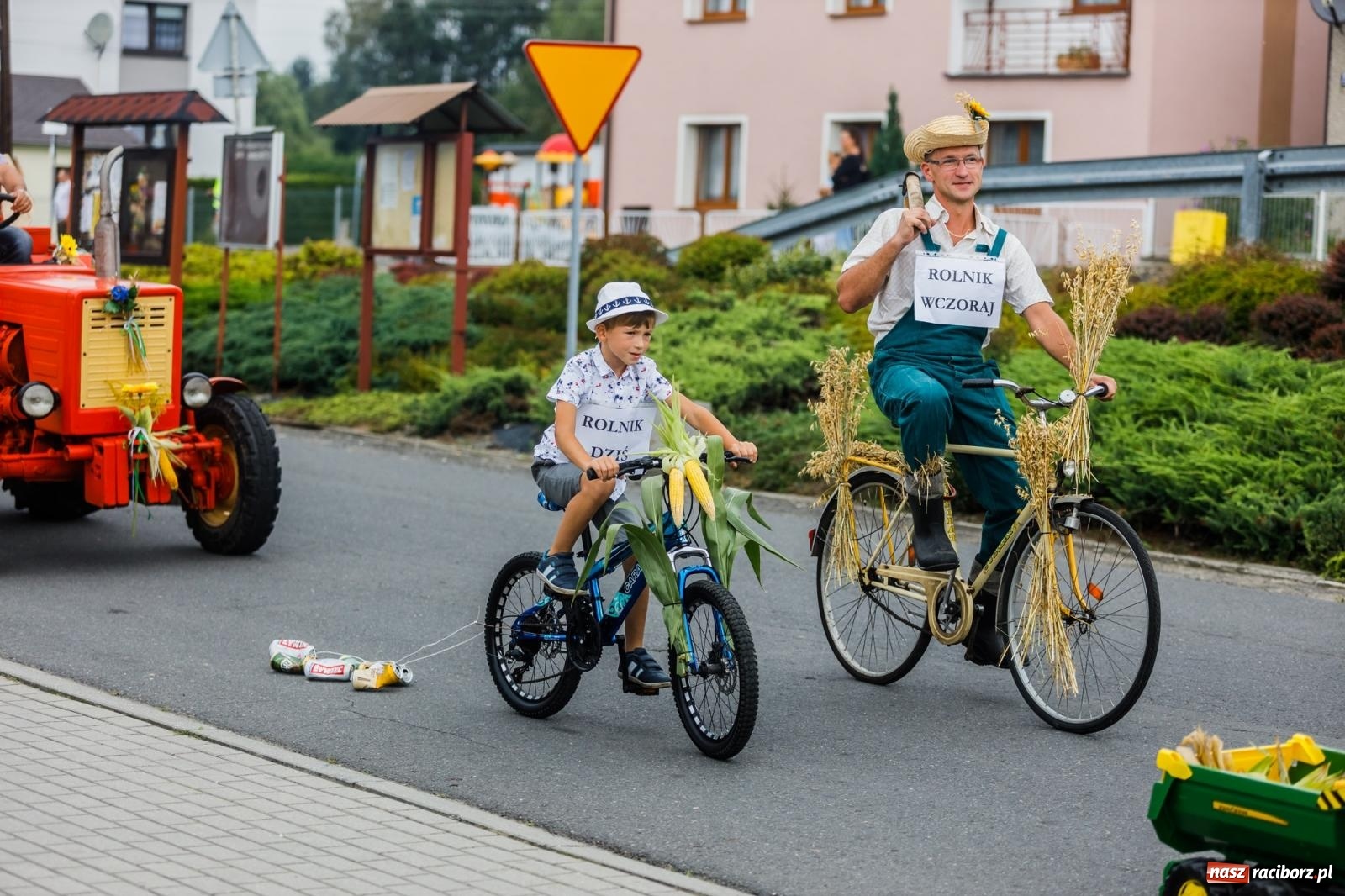 Zdjęcie w galerii na portalu naszraciborz.pl: Dożynki 2022. Czy słońce, czy deszcz, w Owsiszczach fajnie jest [FOTO i WIDEO] wiadomości z regionu