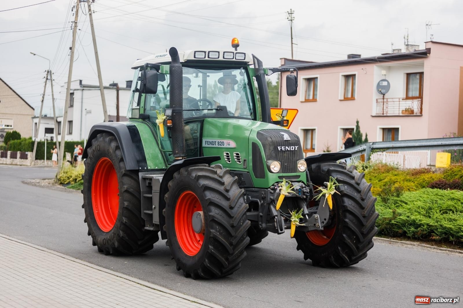 Zdjęcie w galerii na portalu naszraciborz.pl: Dożynki 2022. Czy słońce, czy deszcz, w Owsiszczach fajnie jest [FOTO i WIDEO] wiadomości z regionu
