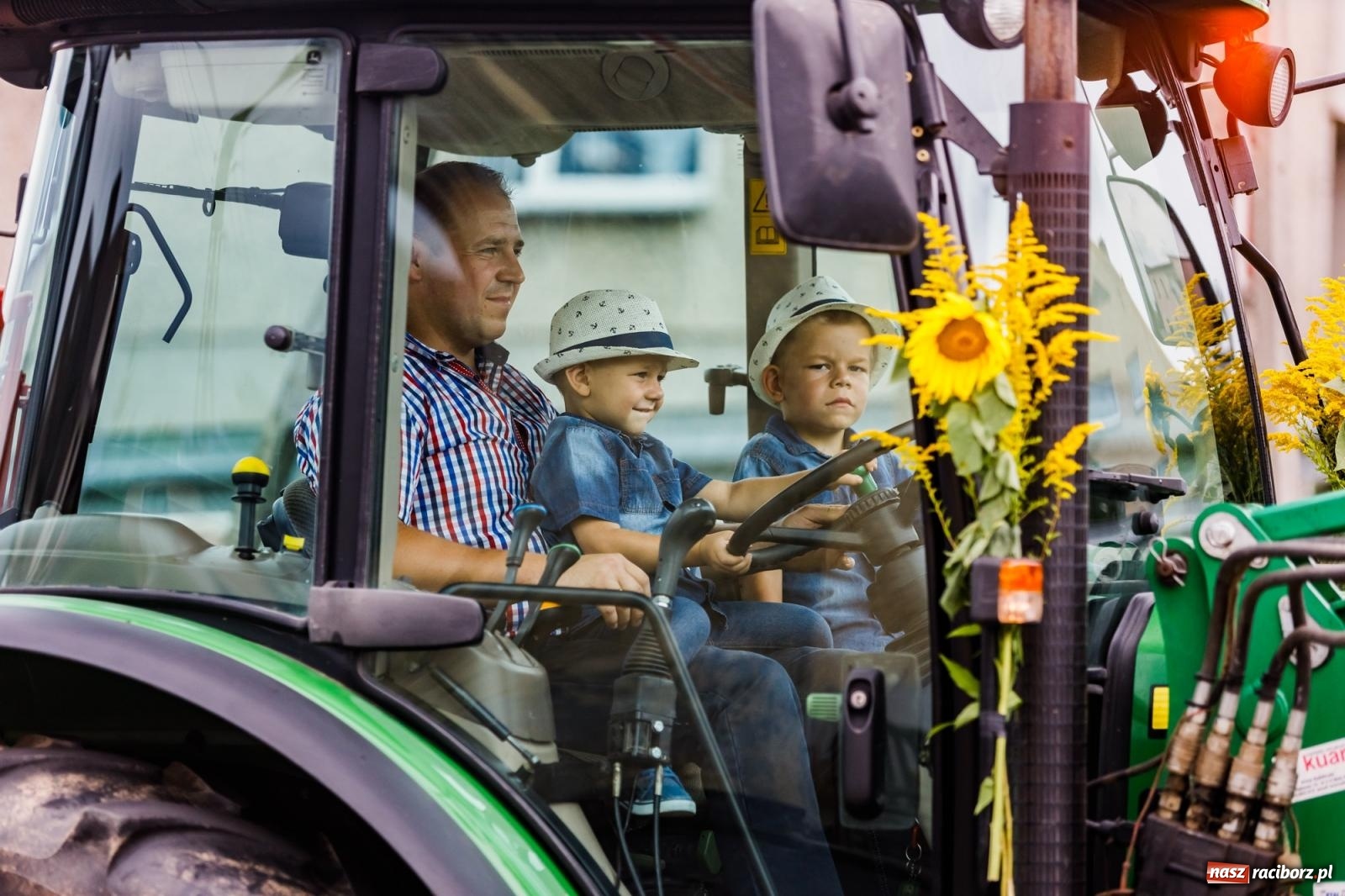 Zdjęcie w galerii na portalu naszraciborz.pl: Dożynki 2022. Czy słońce, czy deszcz, w Owsiszczach fajnie jest [FOTO i WIDEO] wiadomości z regionu