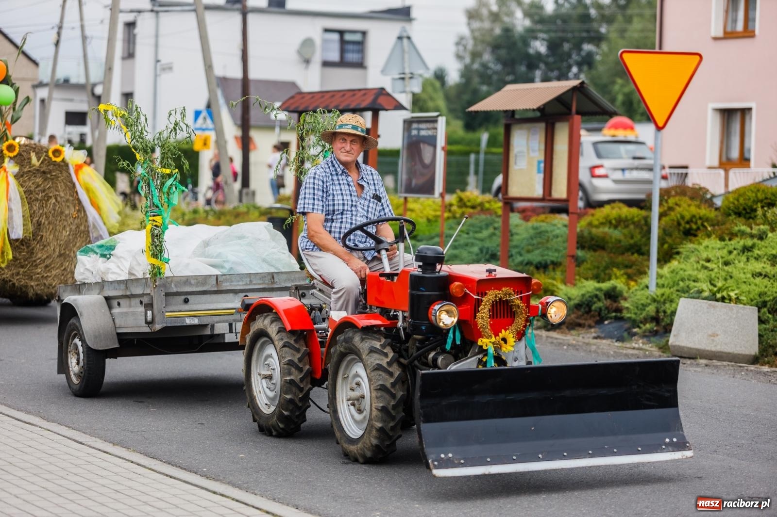 Zdjęcie w galerii na portalu naszraciborz.pl: Dożynki 2022. Czy słońce, czy deszcz, w Owsiszczach fajnie jest [FOTO i WIDEO] wiadomości z regionu