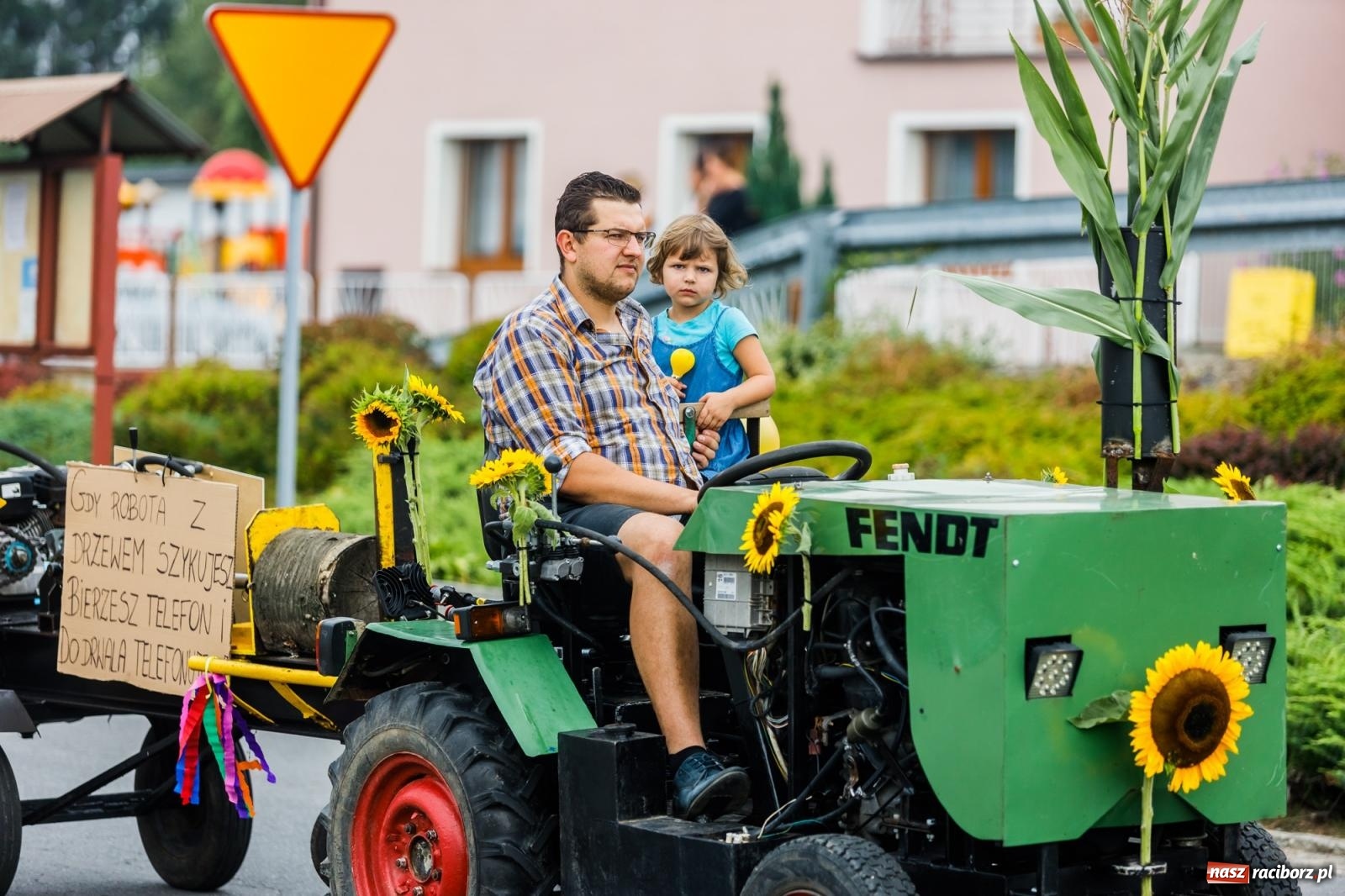 Zdjęcie w galerii na portalu naszraciborz.pl: Dożynki 2022. Czy słońce, czy deszcz, w Owsiszczach fajnie jest [FOTO i WIDEO] wiadomości z regionu