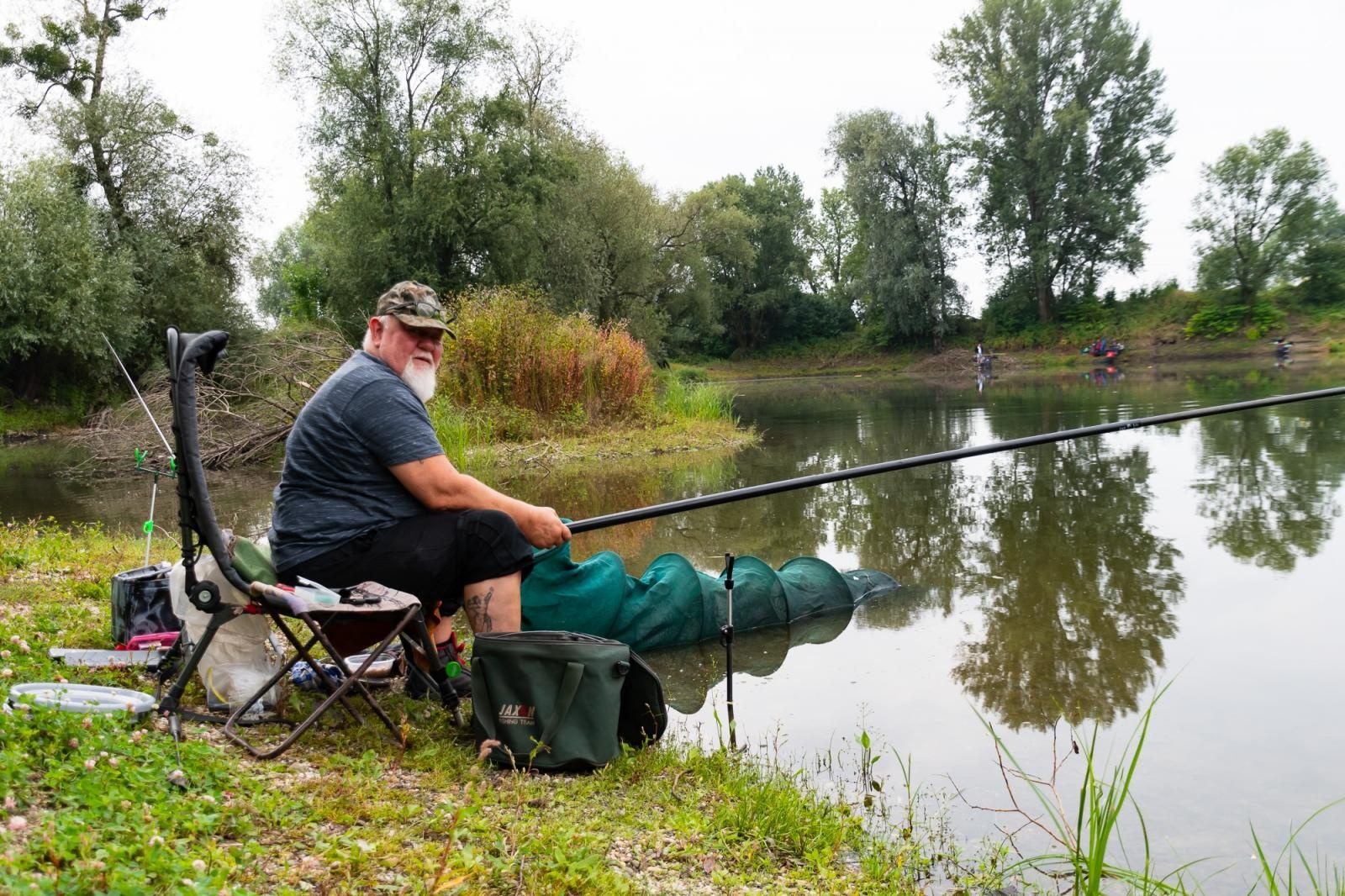Zdjęcie w galerii na portalu naszraciborz.pl: Taaka ryba! Zawody wędkarskie koła COBEX SGL Racibórz na Dużej Wodzie w Łęgu wiadomości z regionu