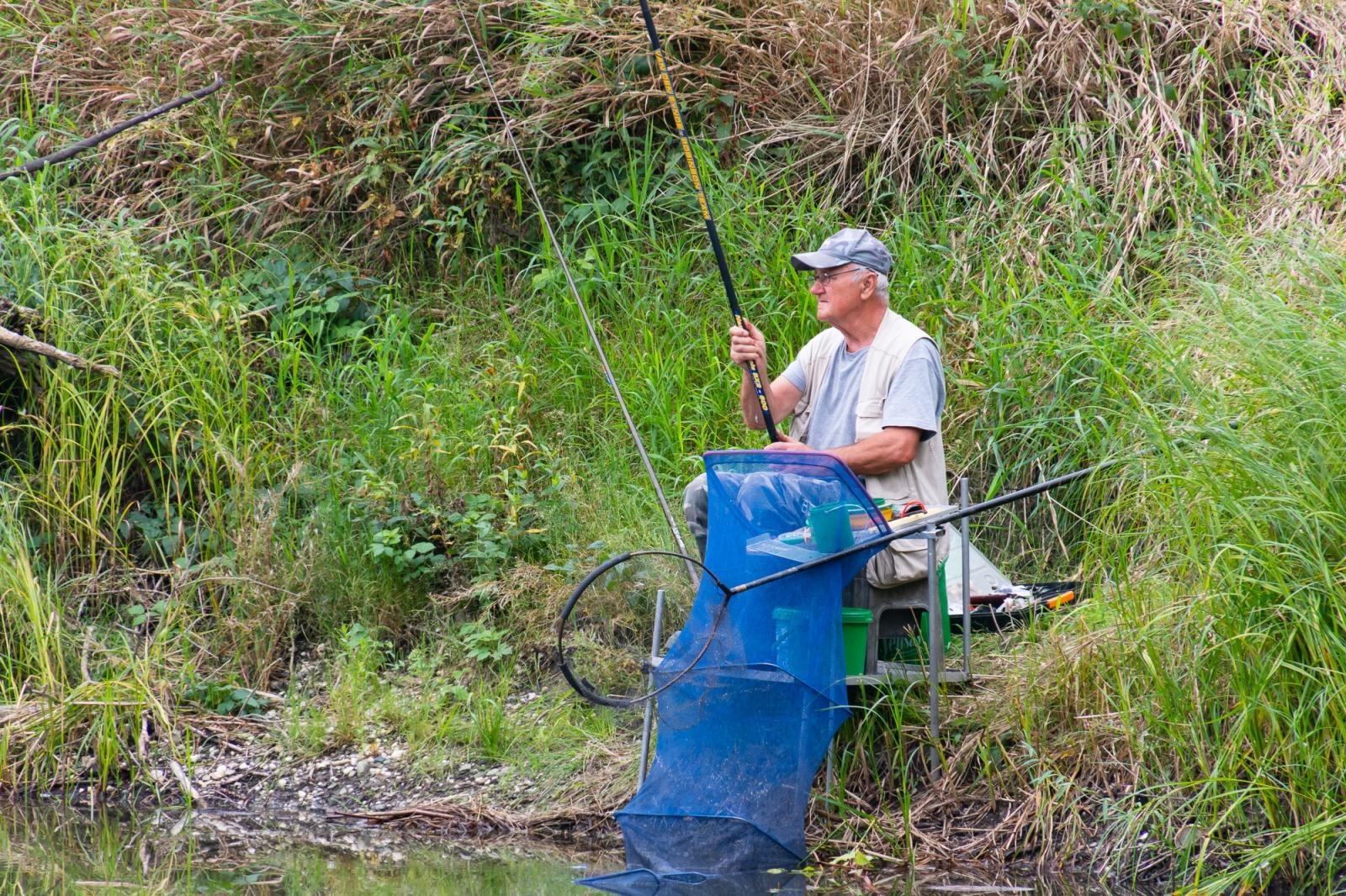 Zdjęcie w galerii na portalu naszraciborz.pl: Taaka ryba! Zawody wędkarskie koła COBEX SGL Racibórz na Dużej Wodzie w Łęgu wiadomości z regionu