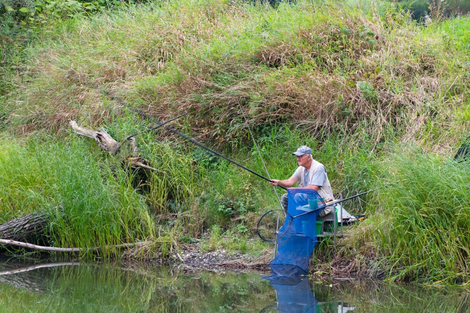 Zdjęcie w galerii na portalu naszraciborz.pl: Taaka ryba! Zawody wędkarskie koła COBEX SGL Racibórz na Dużej Wodzie w Łęgu wiadomości z regionu