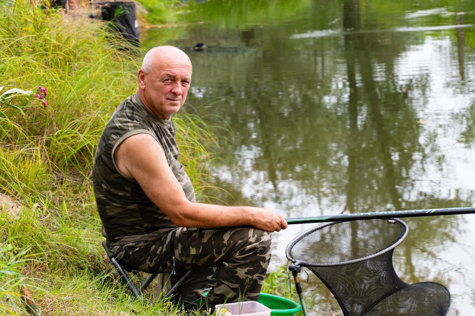 Zdjęcie w galerii na portalu naszraciborz.pl: Taaka ryba! Zawody wędkarskie koła COBEX SGL Racibórz na Dużej Wodzie w Łęgu wiadomości z regionu