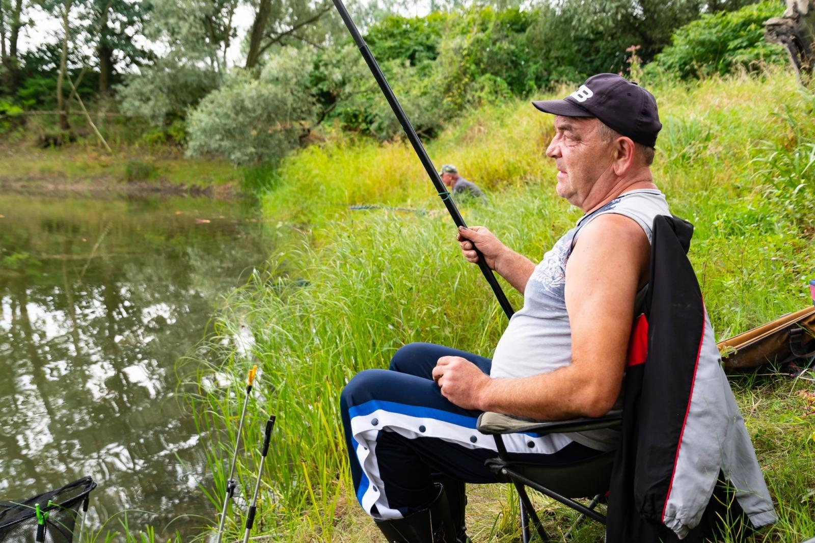 Zdjęcie w galerii na portalu naszraciborz.pl: Taaka ryba! Zawody wędkarskie koła COBEX SGL Racibórz na Dużej Wodzie w Łęgu wiadomości z regionu