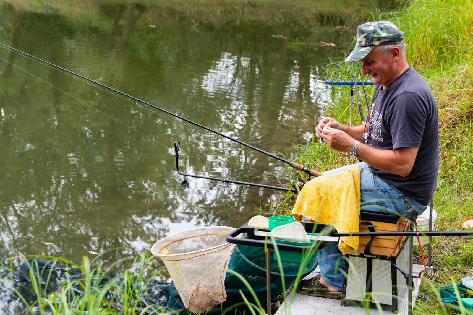 Zdjęcie w galerii na portalu naszraciborz.pl: Taaka ryba! Zawody wędkarskie koła COBEX SGL Racibórz na Dużej Wodzie w Łęgu wiadomości z regionu