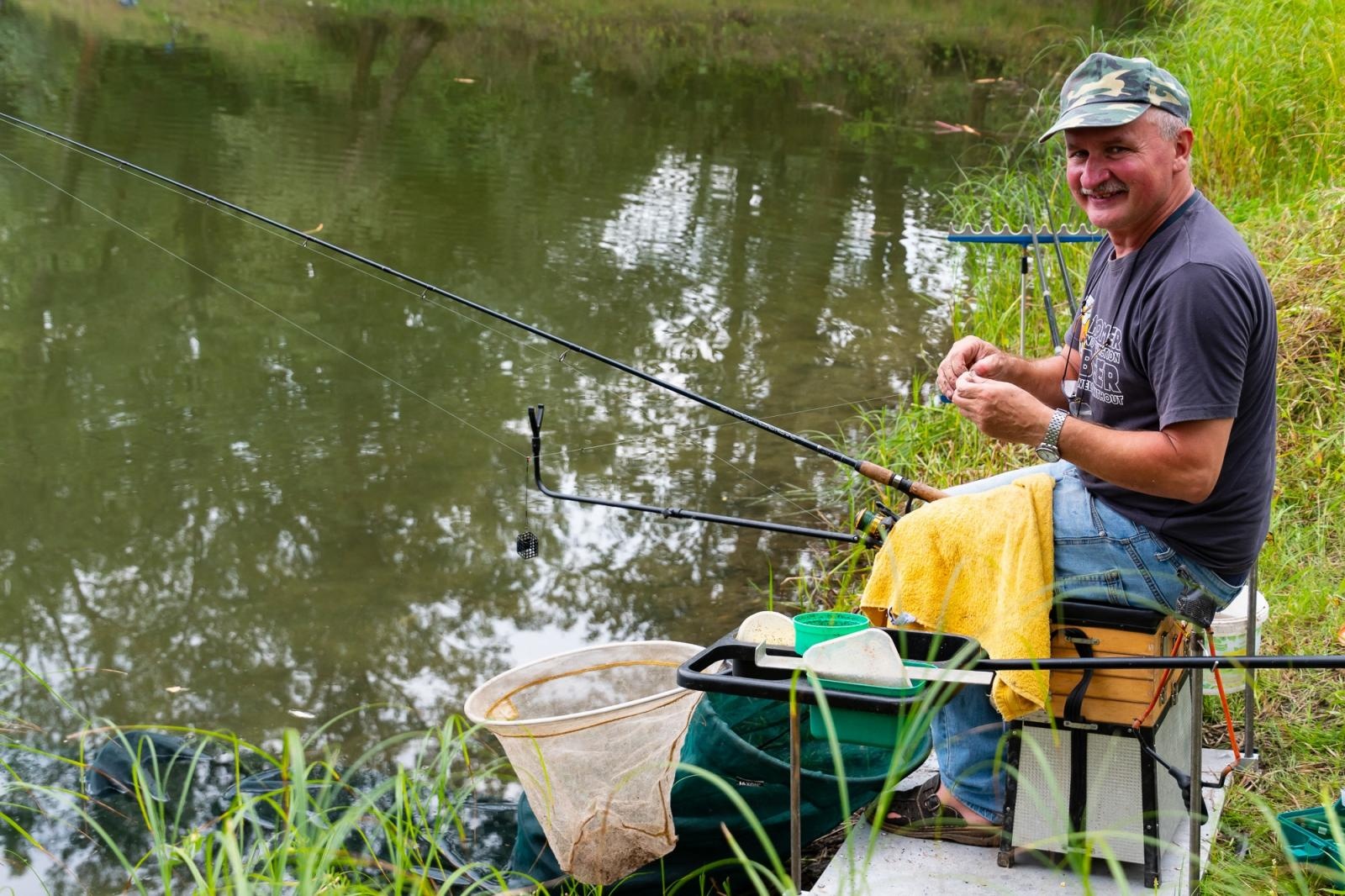 Zdjęcie w galerii na portalu naszraciborz.pl: Taaka ryba! Zawody wędkarskie koła COBEX SGL Racibórz na Dużej Wodzie w Łęgu wiadomości z regionu