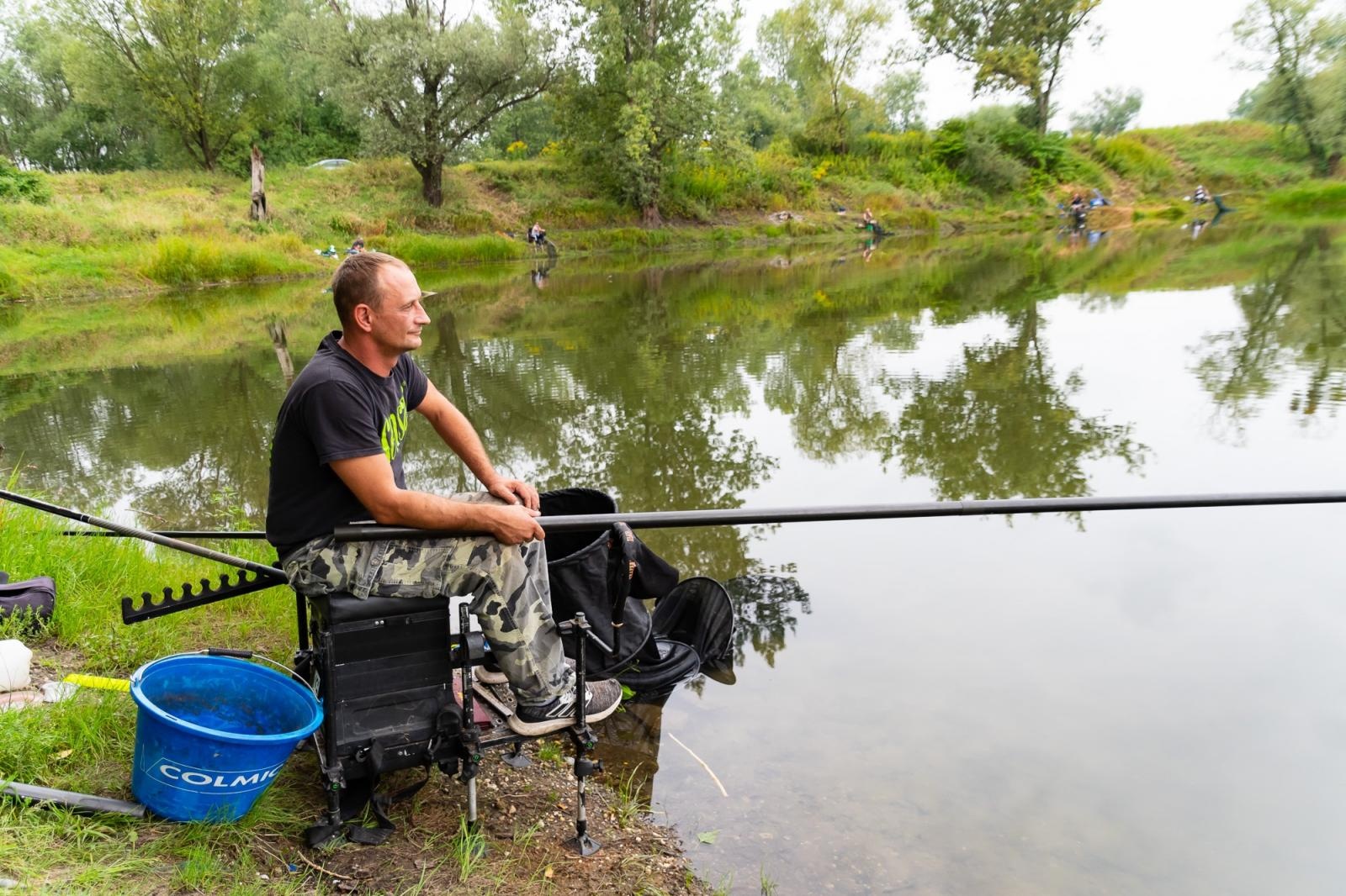 Zdjęcie w galerii na portalu naszraciborz.pl: Taaka ryba! Zawody wędkarskie koła COBEX SGL Racibórz na Dużej Wodzie w Łęgu wiadomości z regionu