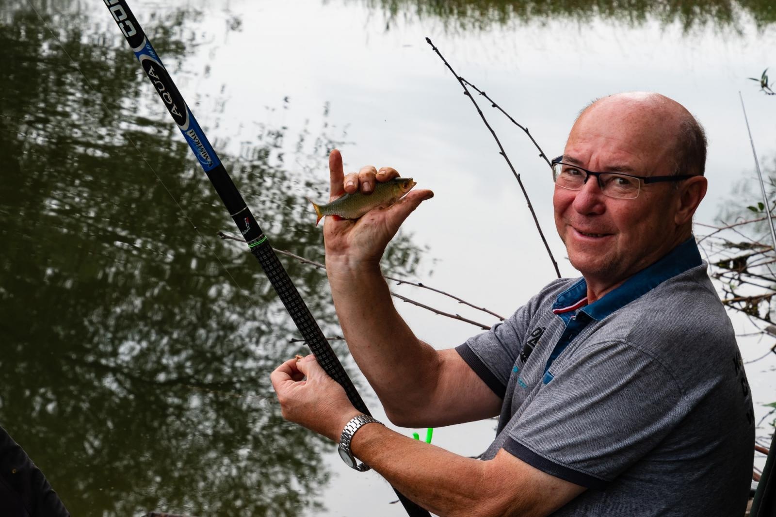 Zdjęcie w galerii na portalu naszraciborz.pl: Taaka ryba! Zawody wędkarskie koła COBEX SGL Racibórz na Dużej Wodzie w Łęgu wiadomości z regionu
