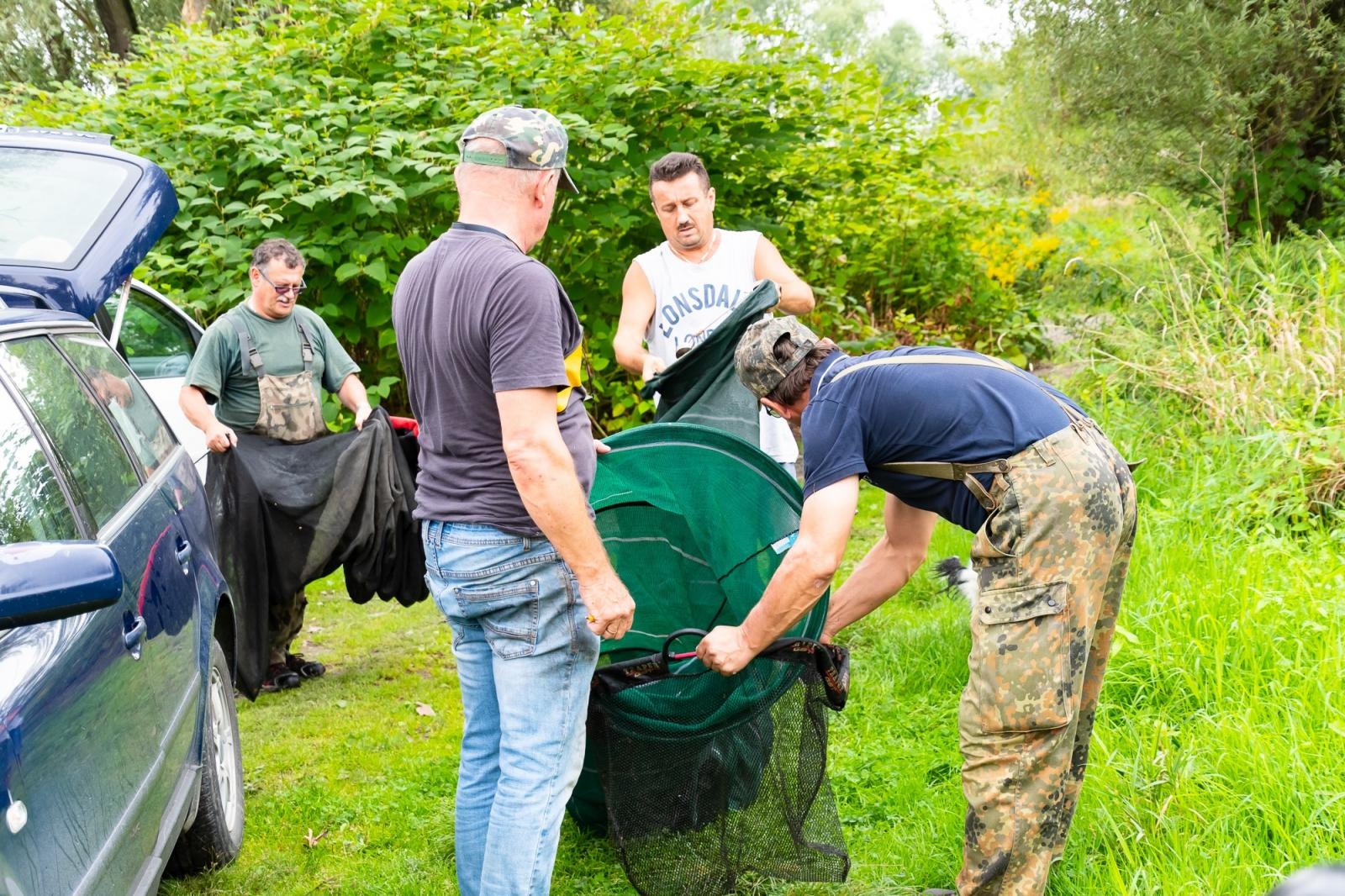 Zdjęcie w galerii na portalu naszraciborz.pl: Taaka ryba! Zawody wędkarskie koła COBEX SGL Racibórz na Dużej Wodzie w Łęgu wiadomości z regionu