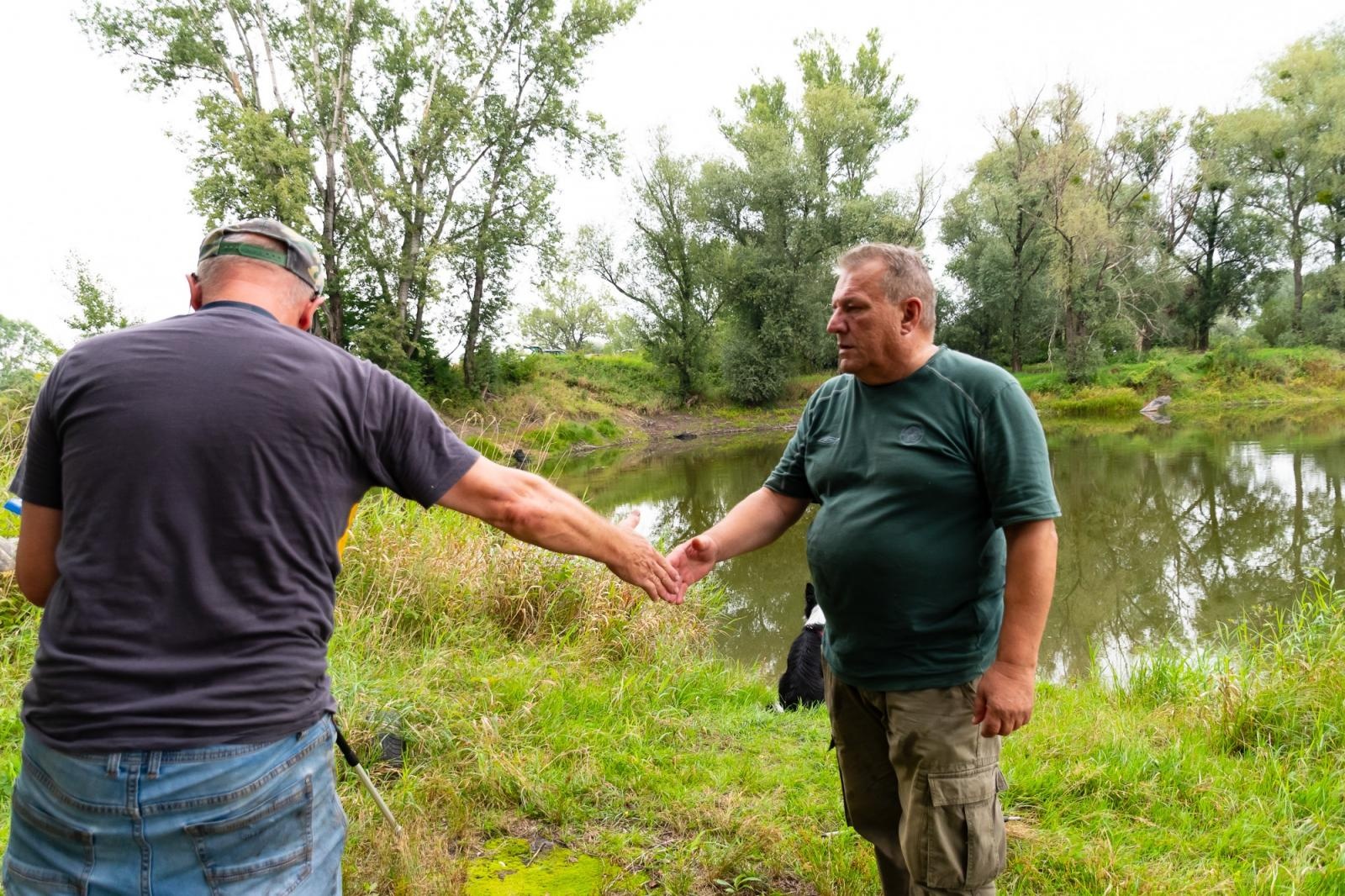 Zdjęcie w galerii na portalu naszraciborz.pl: Taaka ryba! Zawody wędkarskie koła COBEX SGL Racibórz na Dużej Wodzie w Łęgu wiadomości z regionu