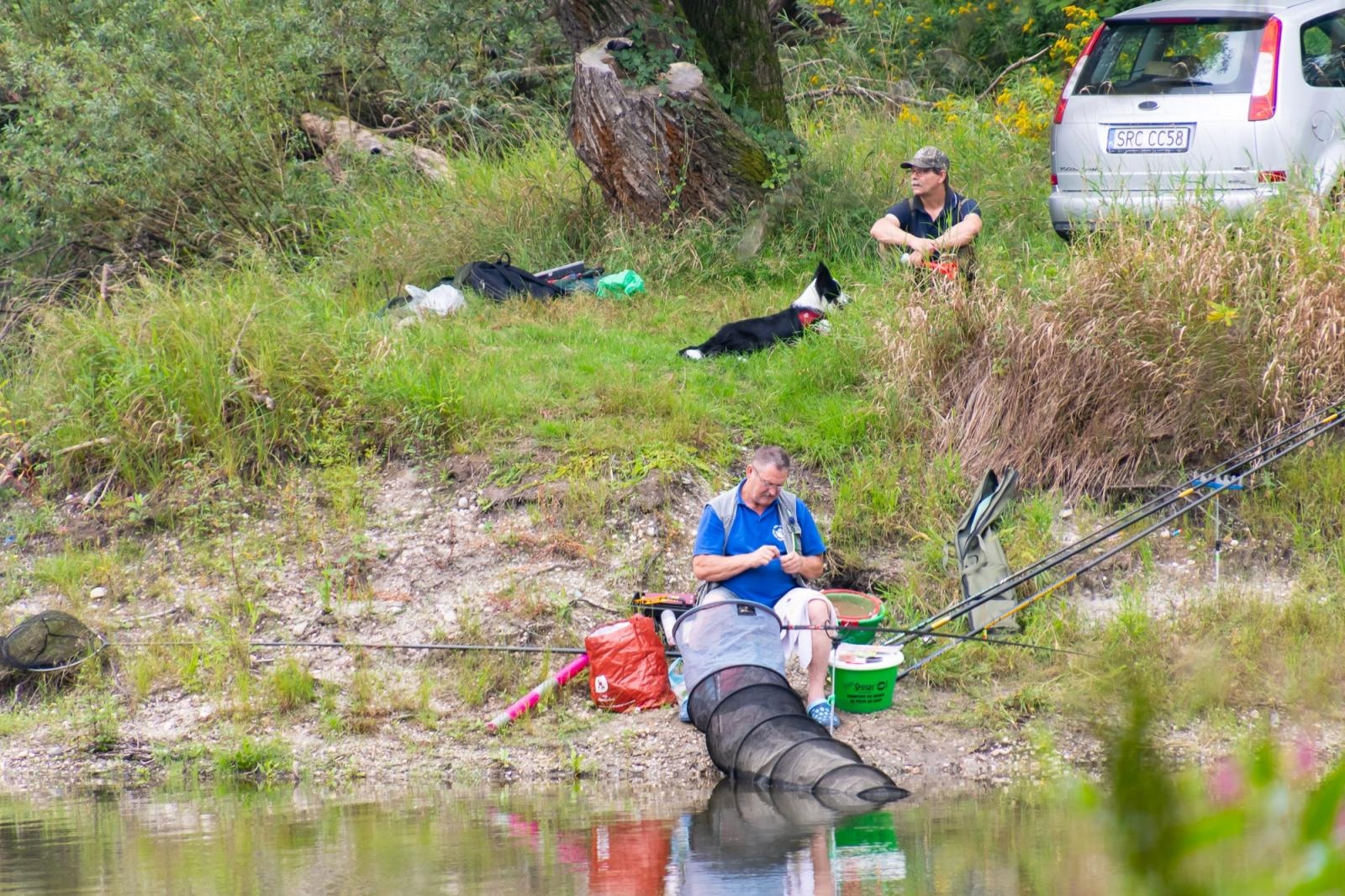 Zdjęcie w galerii na portalu naszraciborz.pl: Taaka ryba! Zawody wędkarskie koła COBEX SGL Racibórz na Dużej Wodzie w Łęgu wiadomości z regionu